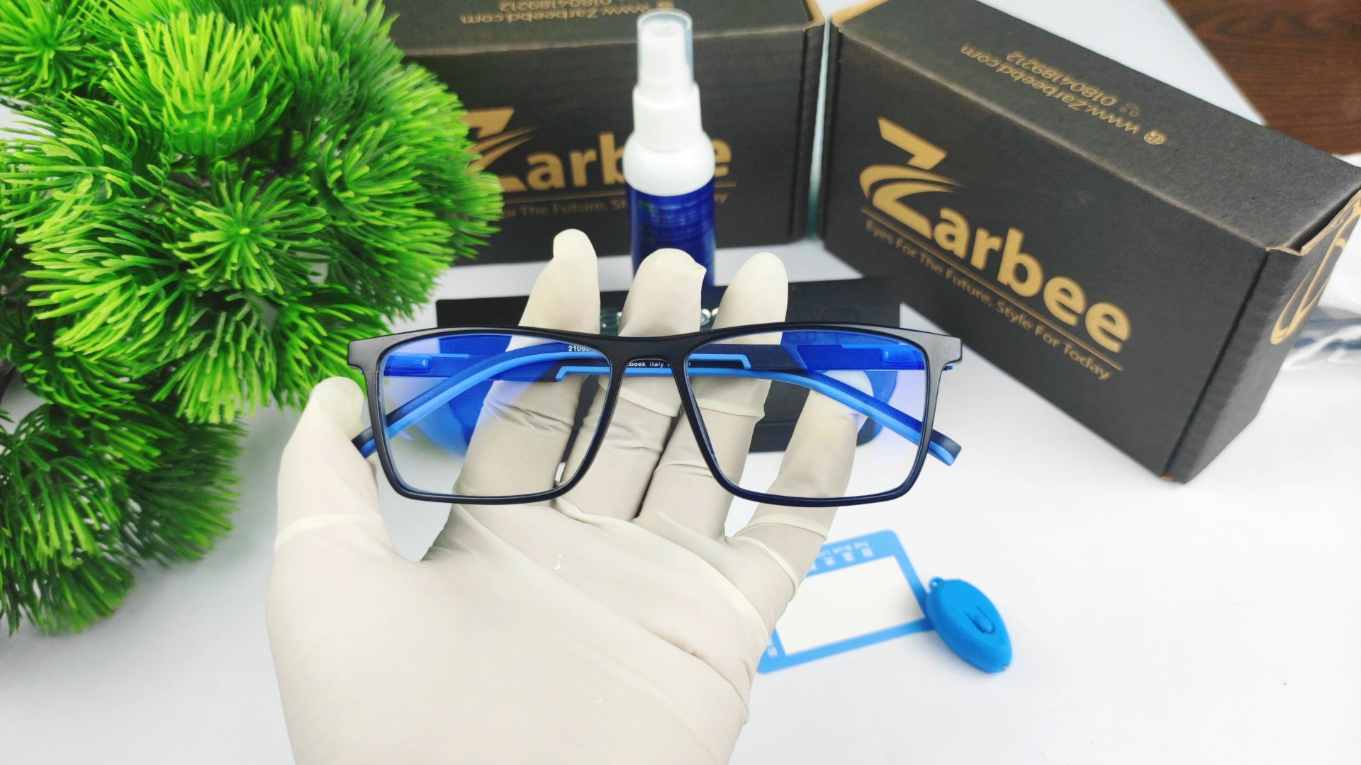 Designer Square Frames: Luxury Meets Quality