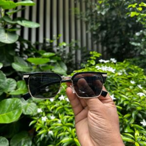 Tom ford Sun glass for man/women Black & Gold
