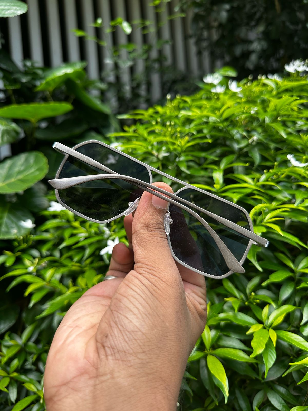 Luxury Metal Photochromic Sunglasses Men Women Fashion Gray & Black Polarized Sun Glasses Stylish Chameleon Anti-glare Driving Shades UV400 - Image 2