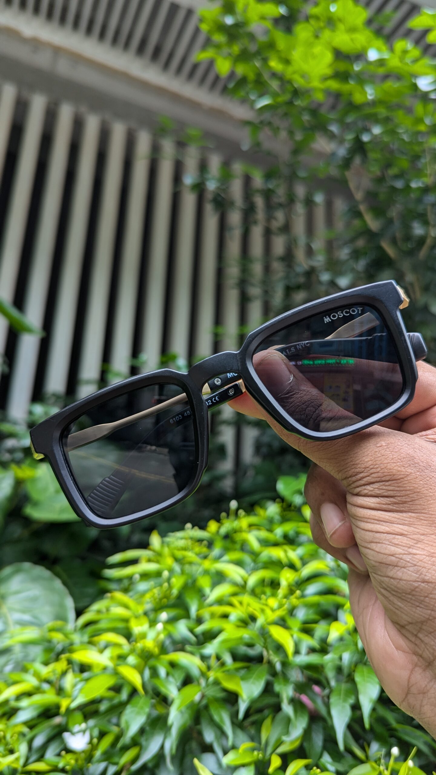 Luxury premium quality sunglass "Elevate Your Look with Bold Black & Gold Shades 🕶️ - Image 4