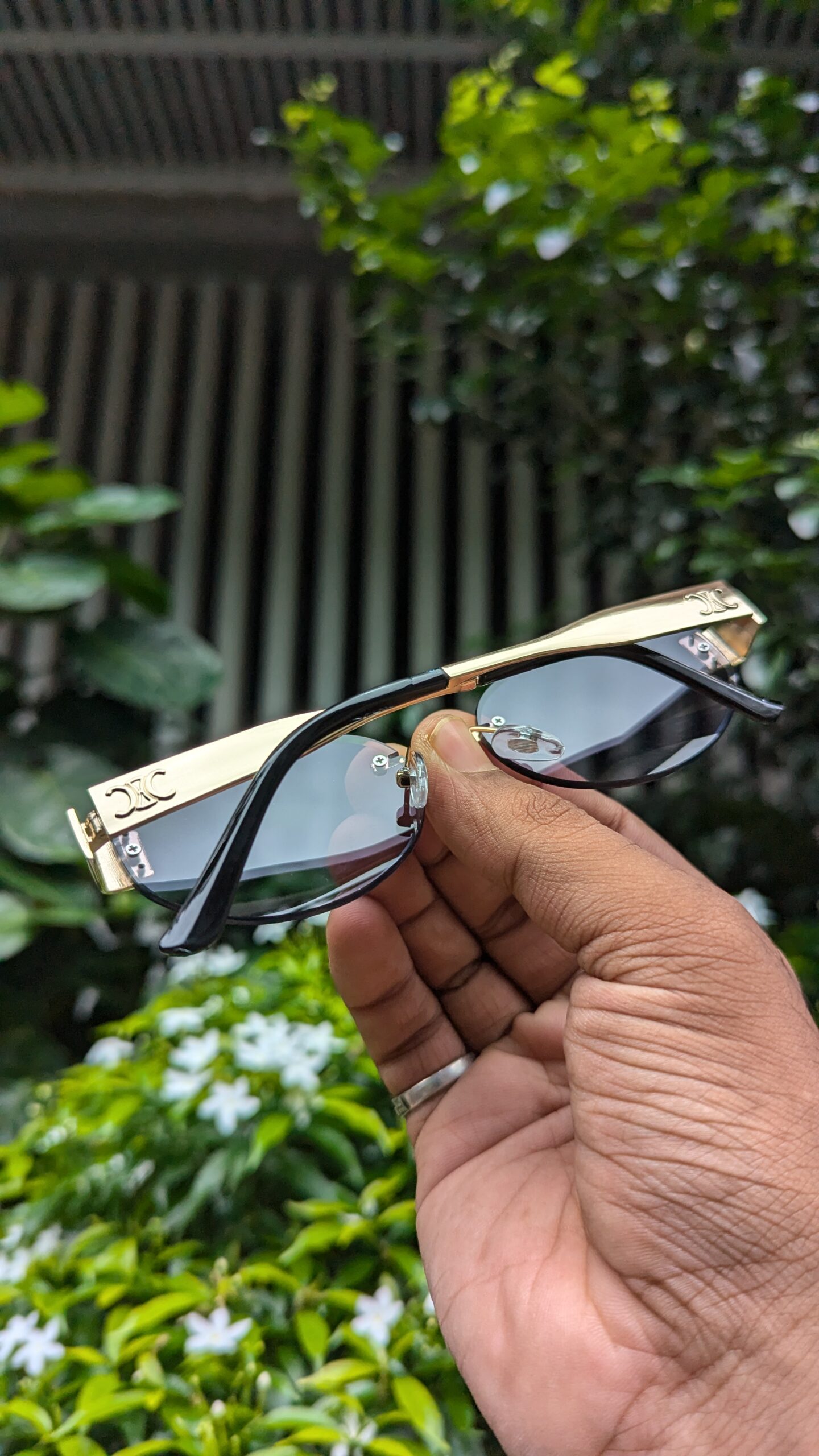Luxury Metal Photochromic Sunglasses Men Women Fashion Black & golden eye Sun Glasses Stylish Anti-glare Driving UV400 - Image 4