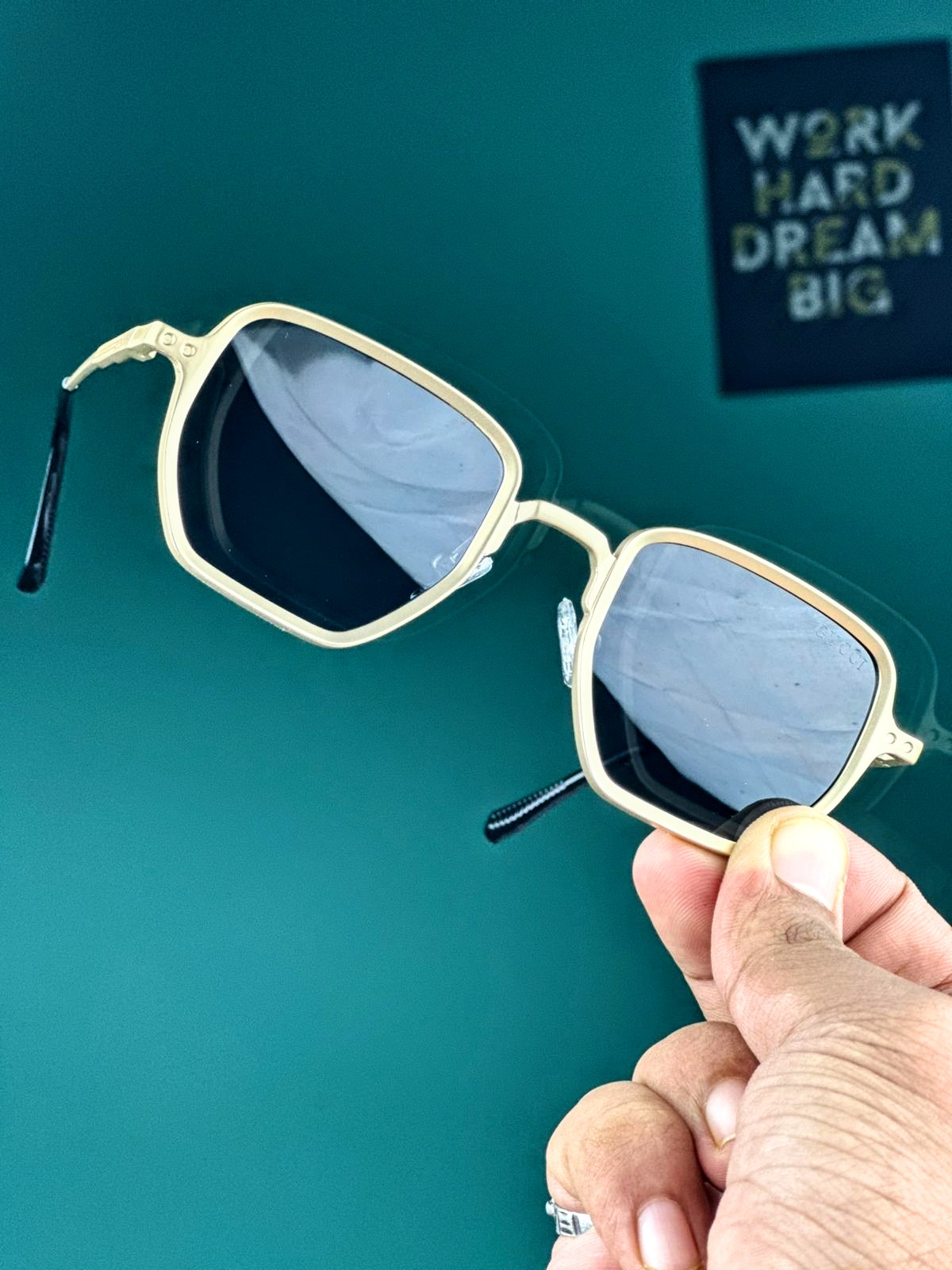 Premium Quality Gucci UV Protected Sunglass | MJ —512 - Image 2