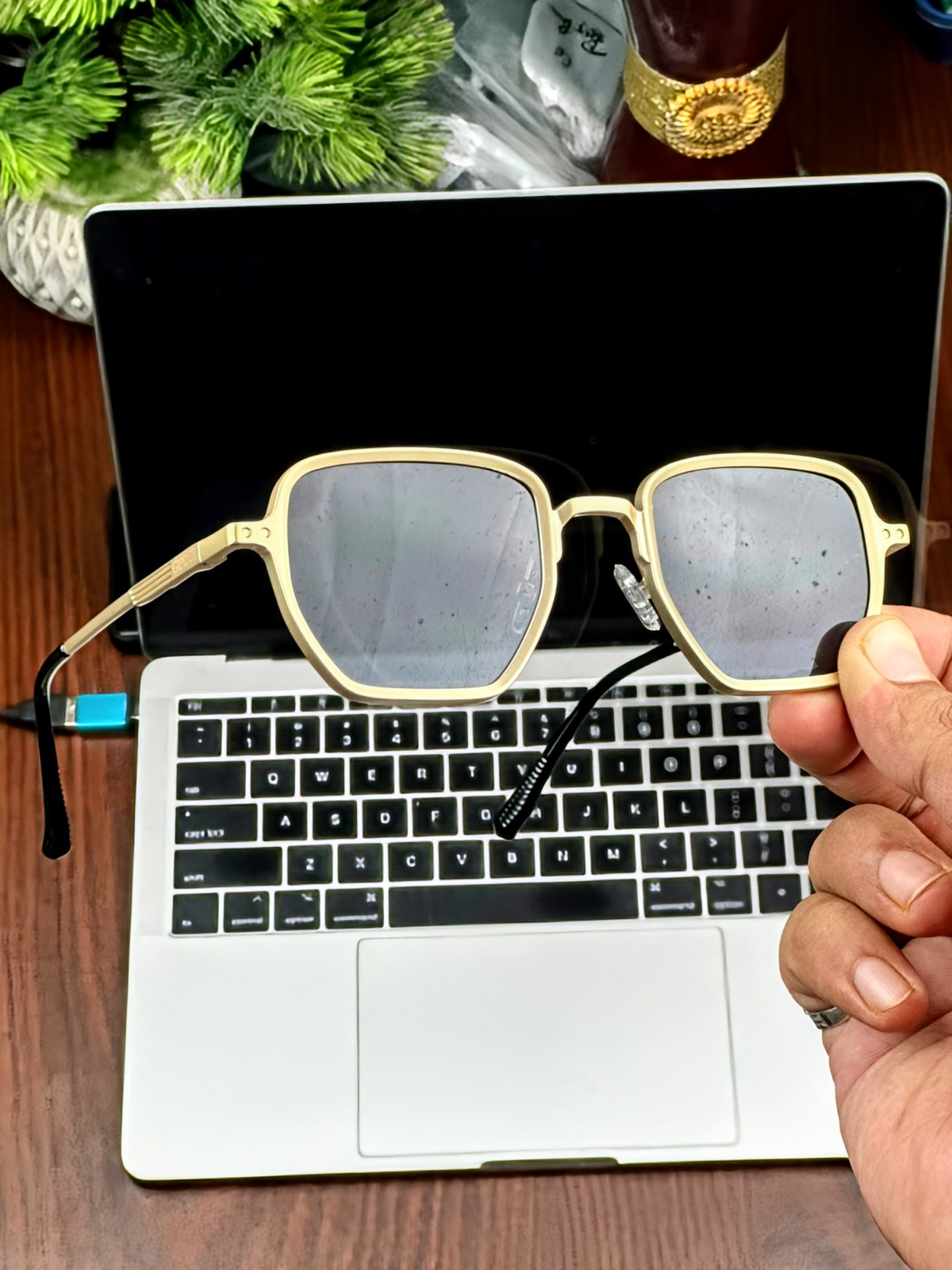 Premium Quality Gucci UV Protected Sunglass | MJ —512 - Image 4