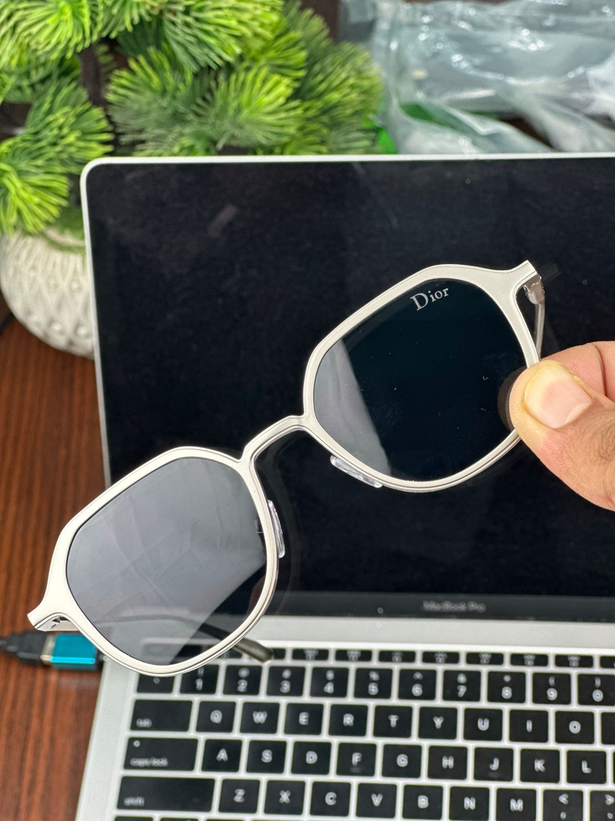 New Trending Dior Sunglasses -(silver color frame Lens color Black) - Image 4