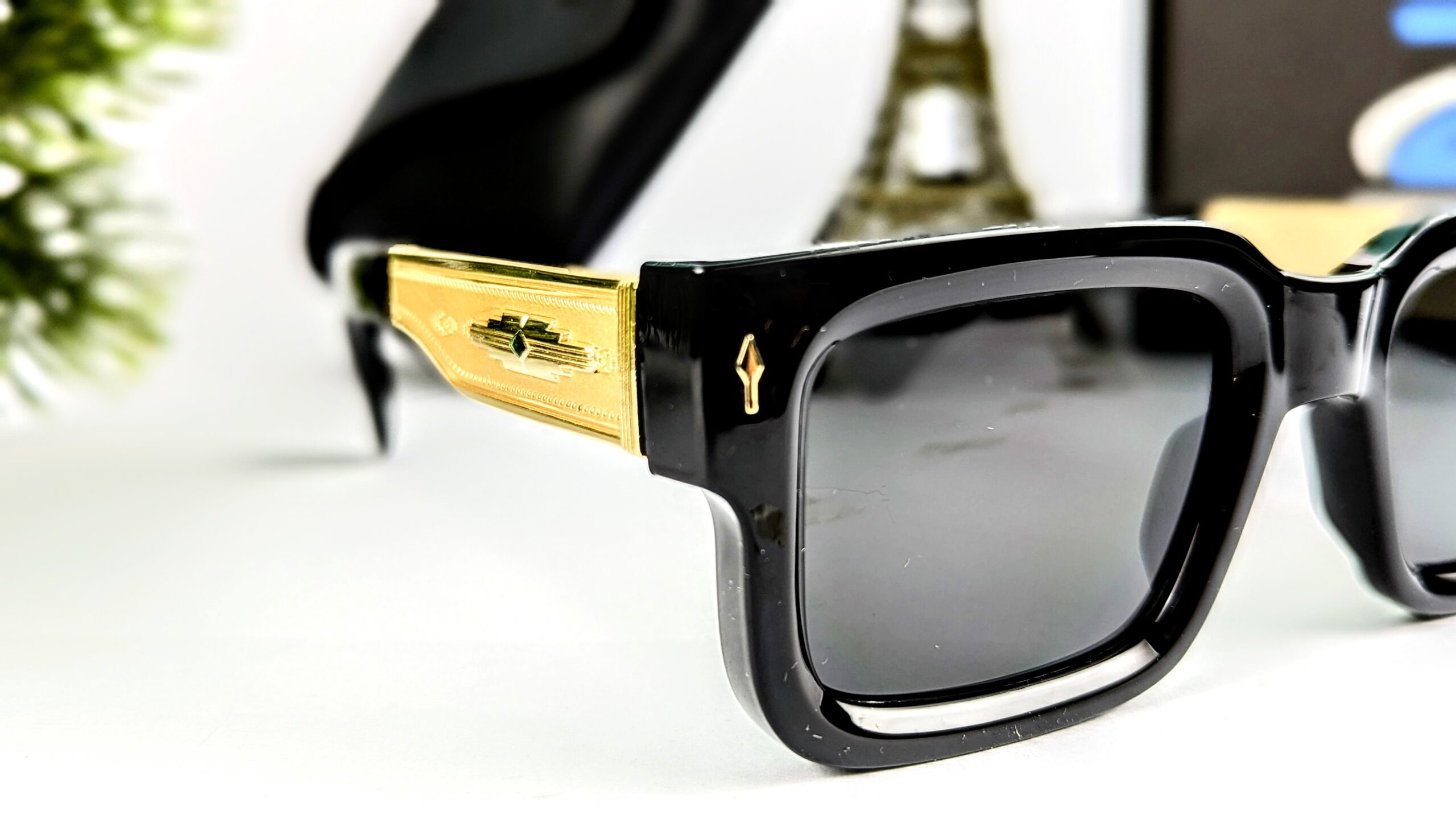 Black&golden Color Unique moscot Sunglasses - Image 3