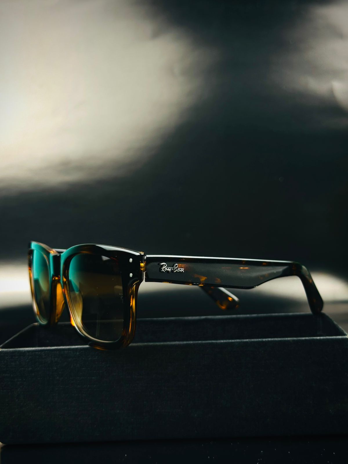 Ray-Ban Wayfarer Change RB–2140 Sunglasses - Image 3