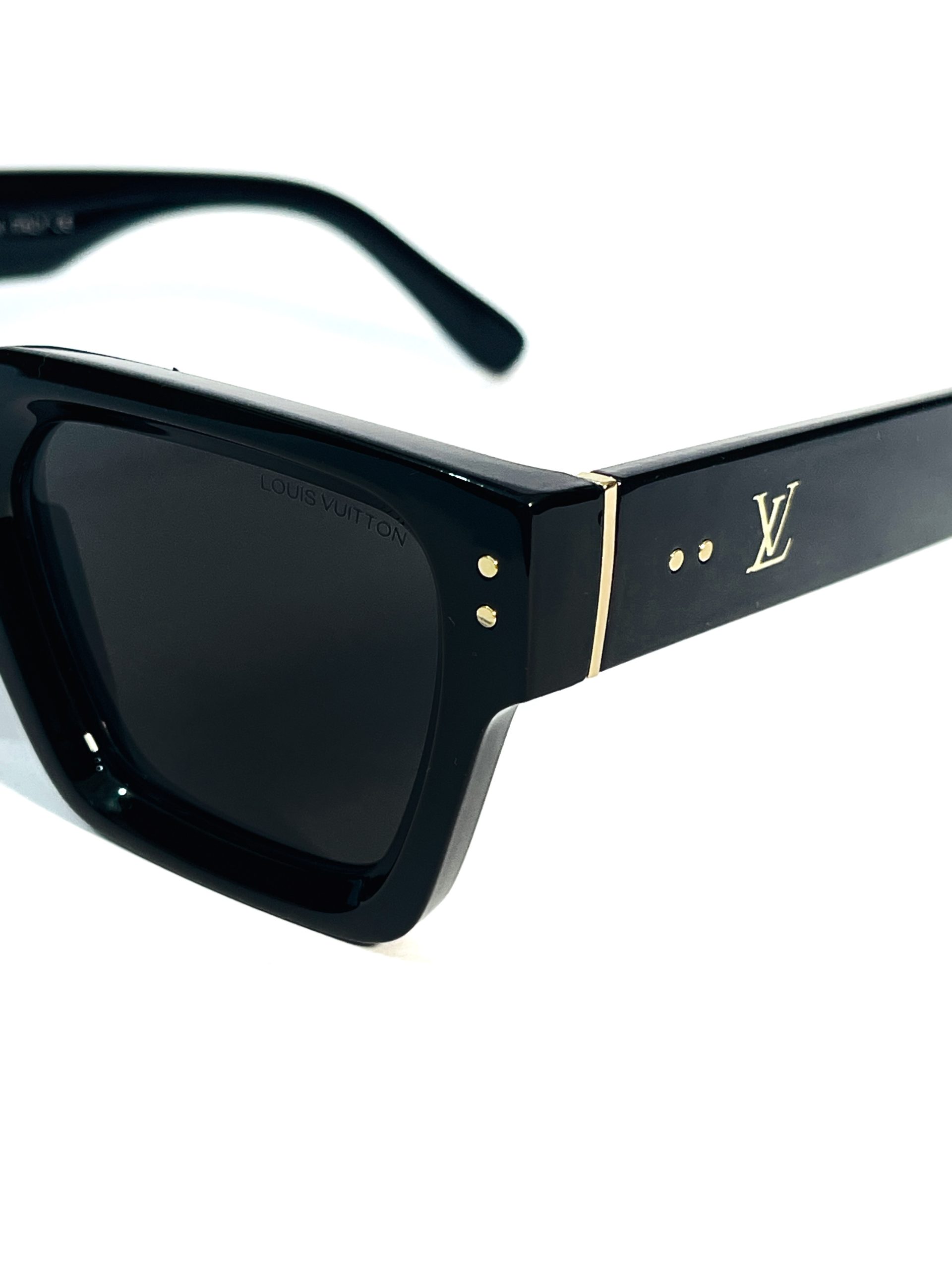 LOUIS VUITTON Premium quality sunglasses - Image 4