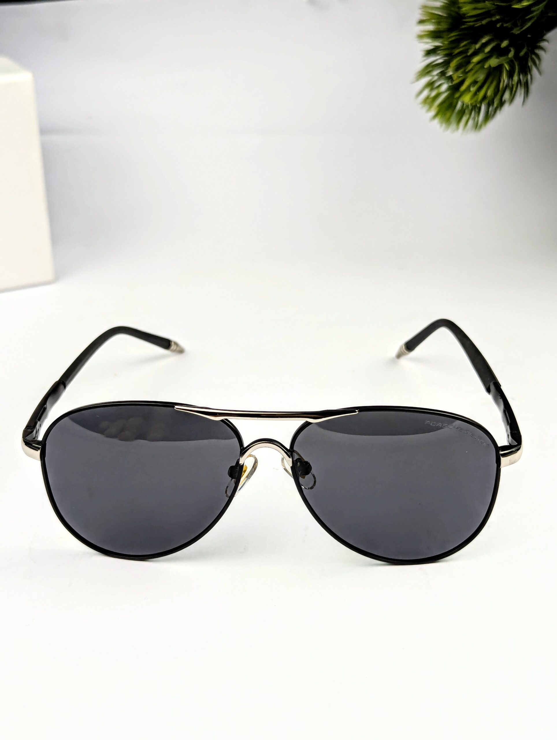 Stylish Black Aviator 8503 Sunglasses - Image 4