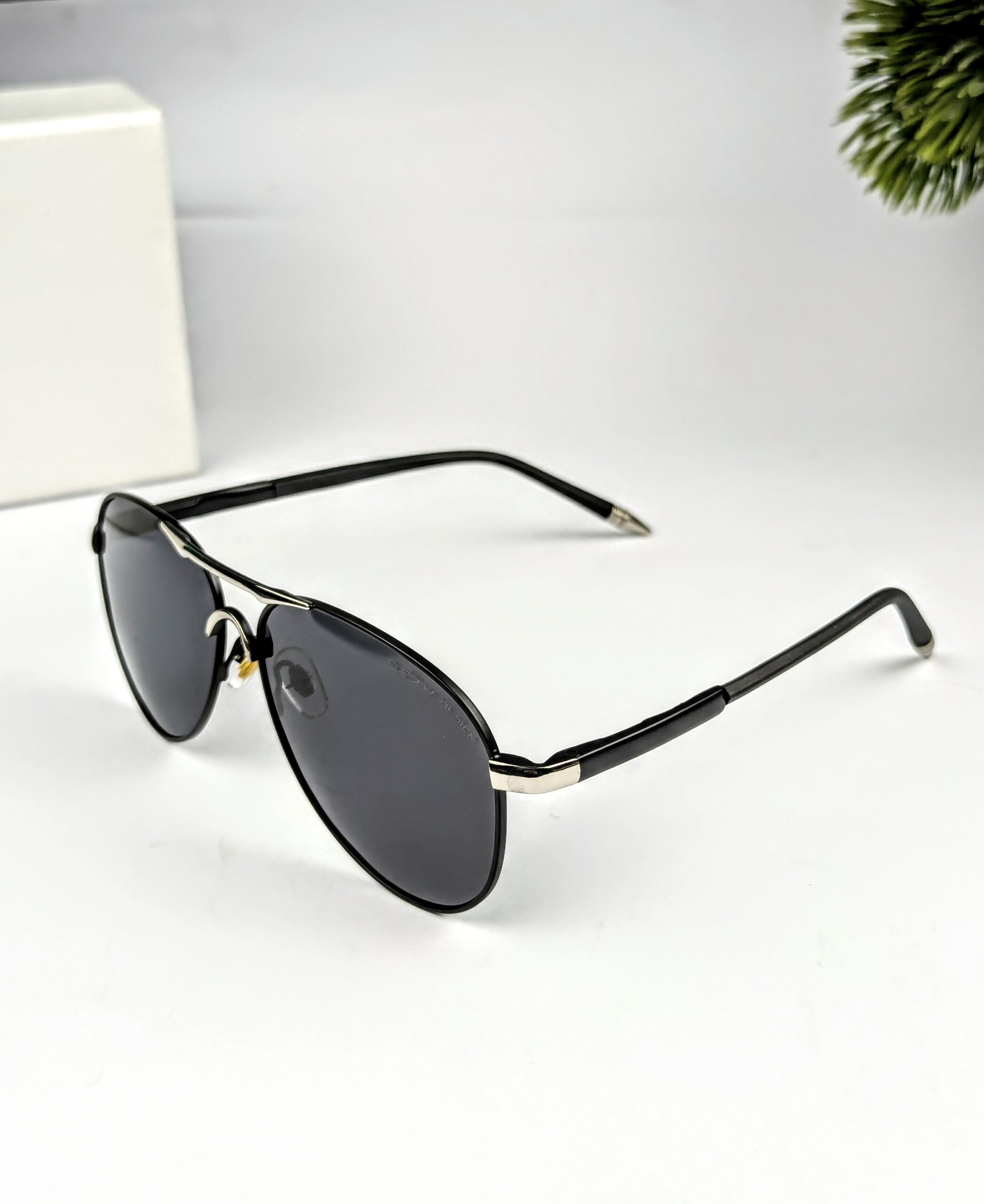 Stylish Black Aviator 8503 Sunglasses - Image 2