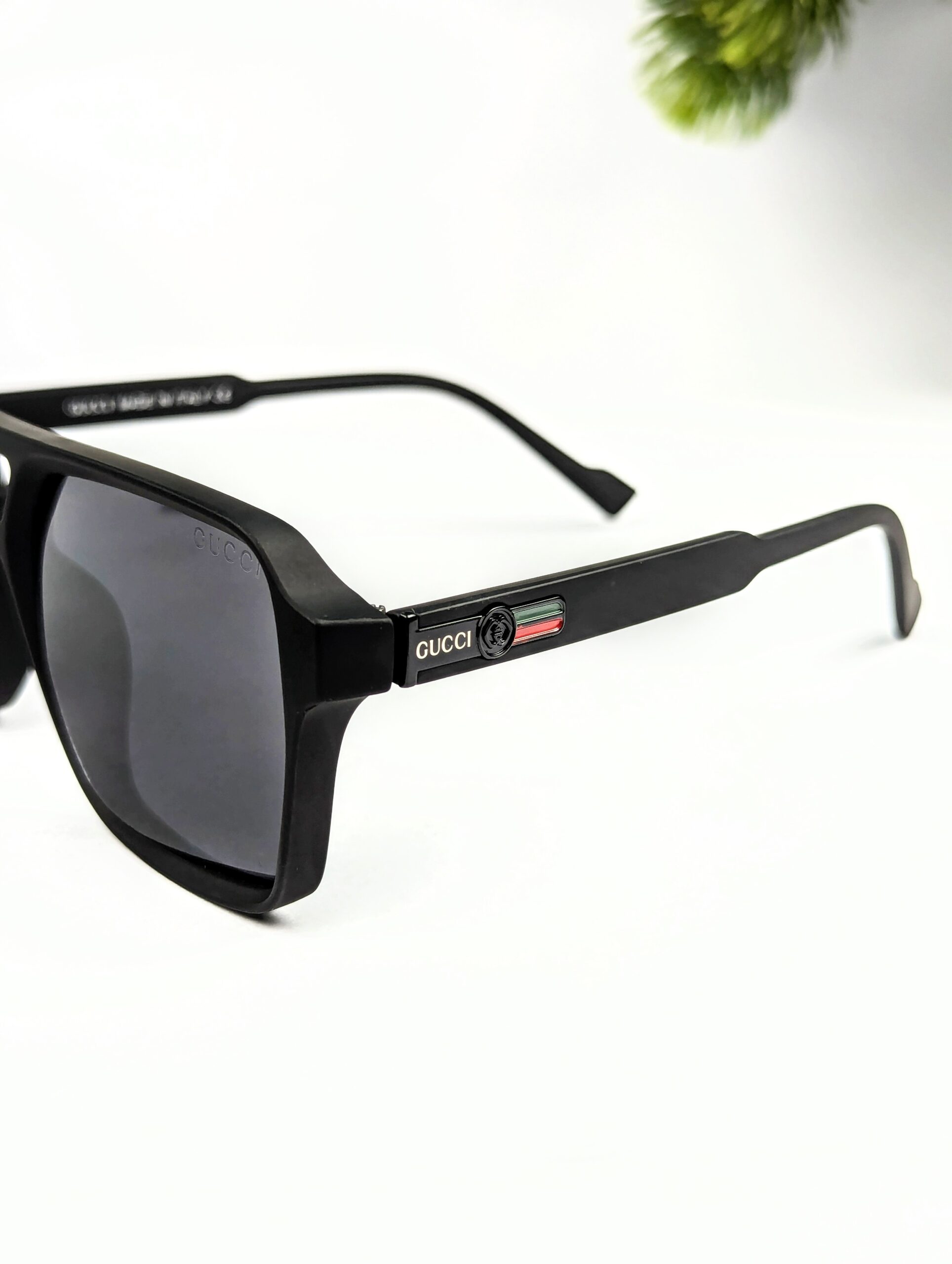 Gucci Punk Square Sunglasses – Flat Top Double Bridge Design for Men and Women - Image 3