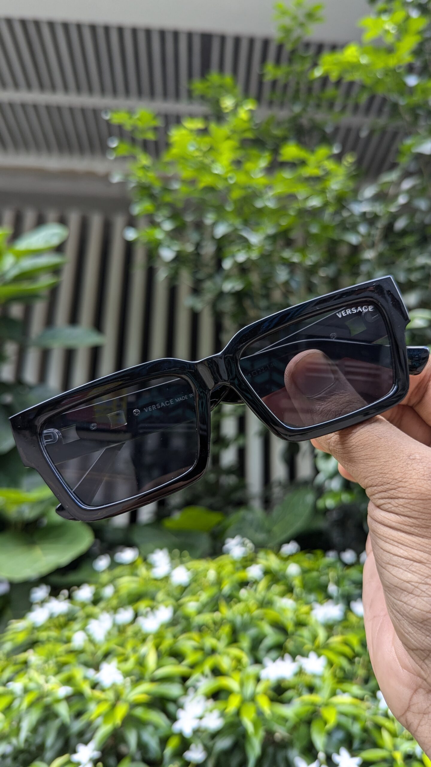 Black&golden Color Unique versace Sunglasses - Image 3