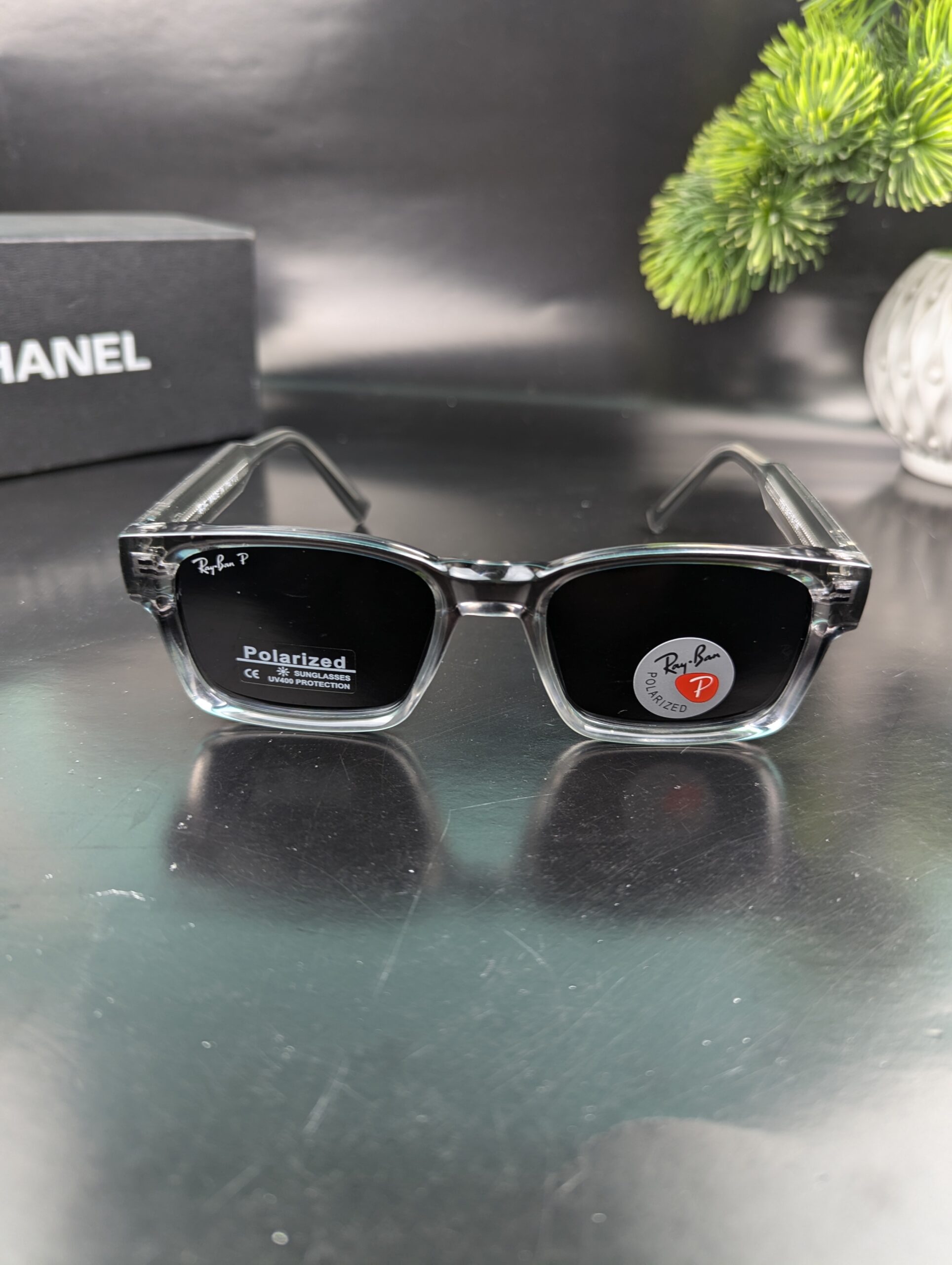 RAY-BAN – WAYFARER CLASSIC POLARIZED SUNGLASS - Image 3