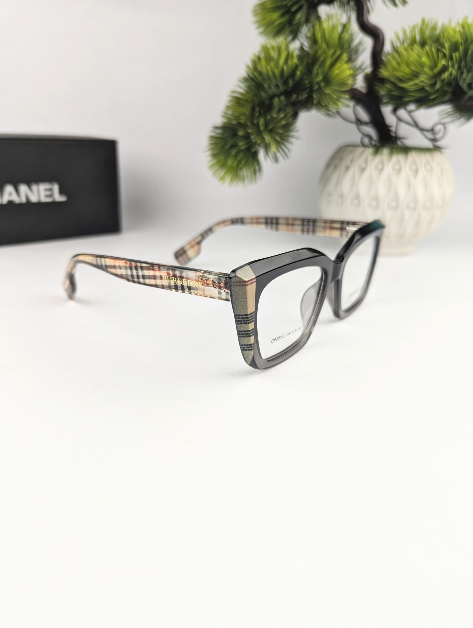 transparent Premium Quality Women’s/women light Trendy Stylish optics Eye Glass | (Only Frame) - Image 3