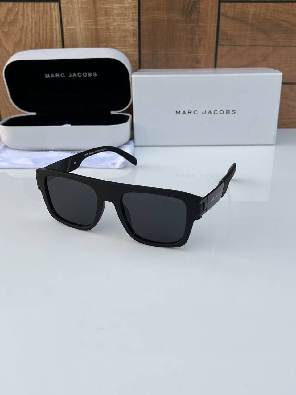 Marc_jacobs_1004_black