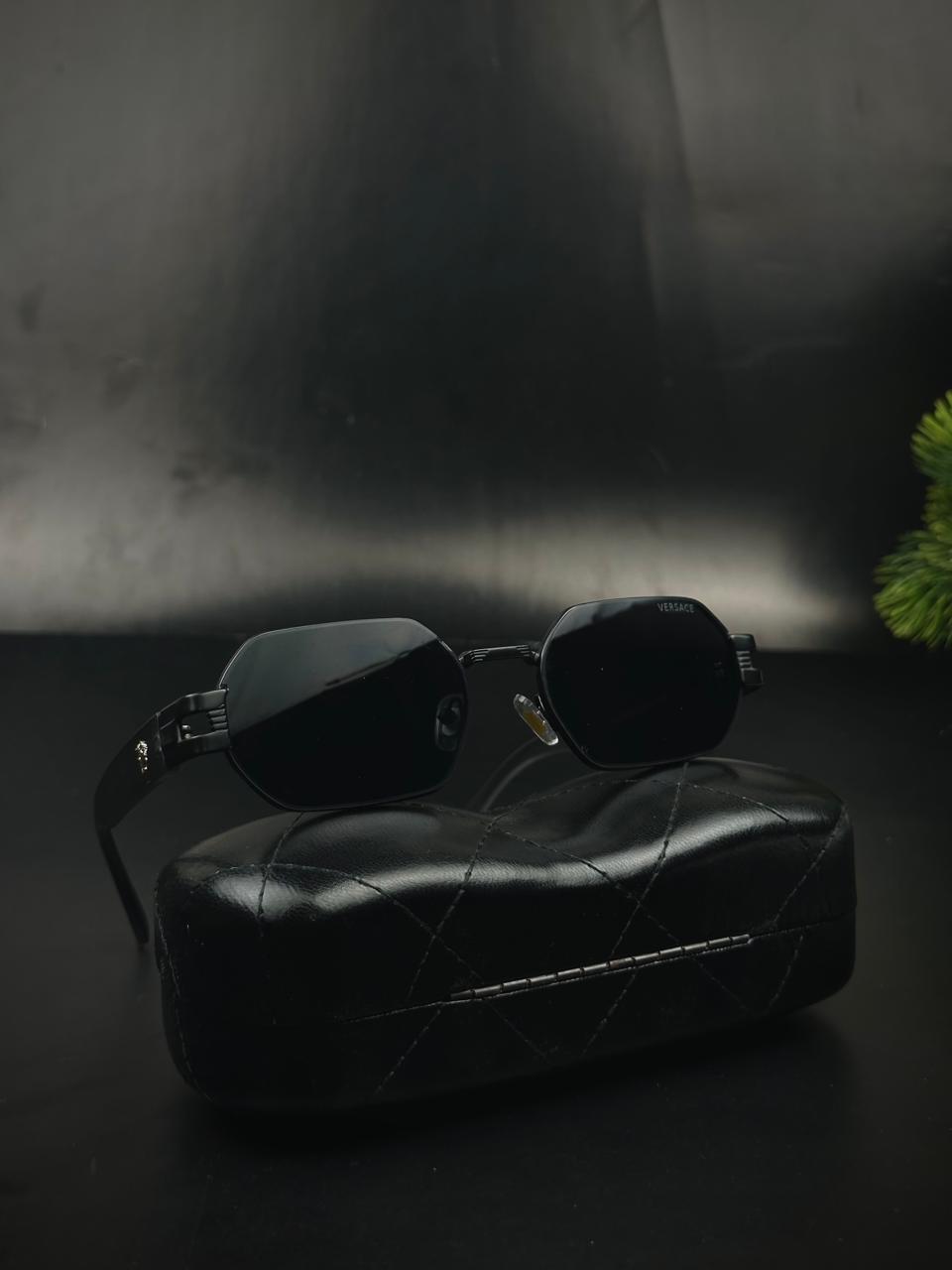 New VERSACE Premium quality sunglasses - Image 3