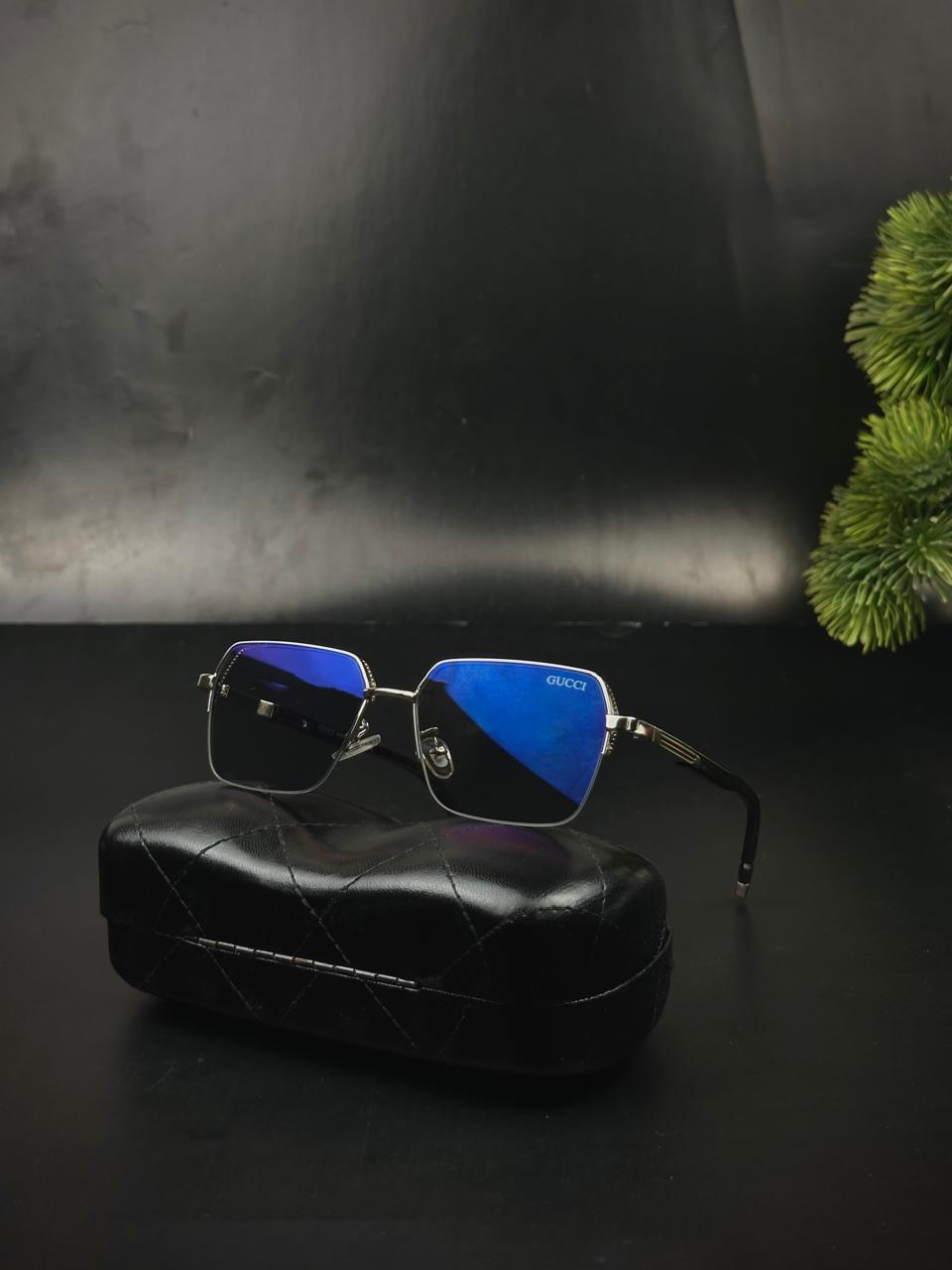 Gucci premium luxury eye glasses - Image 3