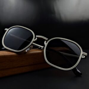 Cartier Fashionable unisex sunglasses |