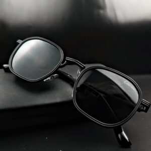 Cartier Fashionable unisex sunglasses |