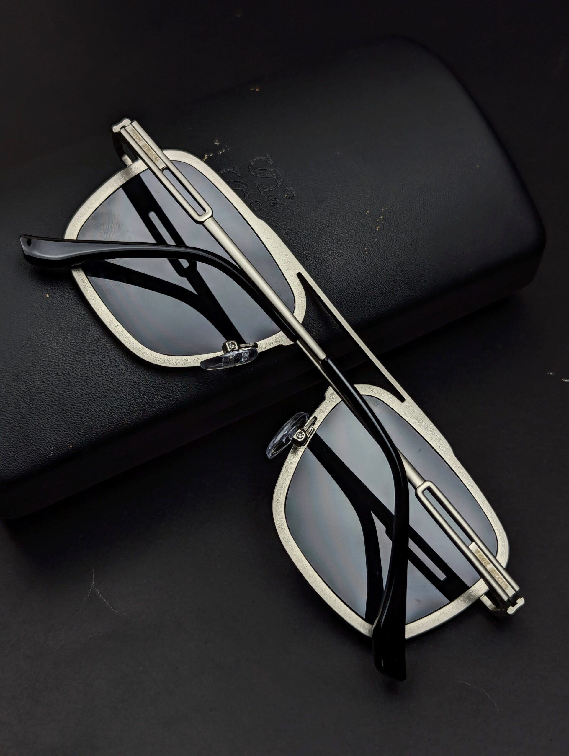 MARC JACOBS Stylish Sunglass | Premium Quality | - Image 2
