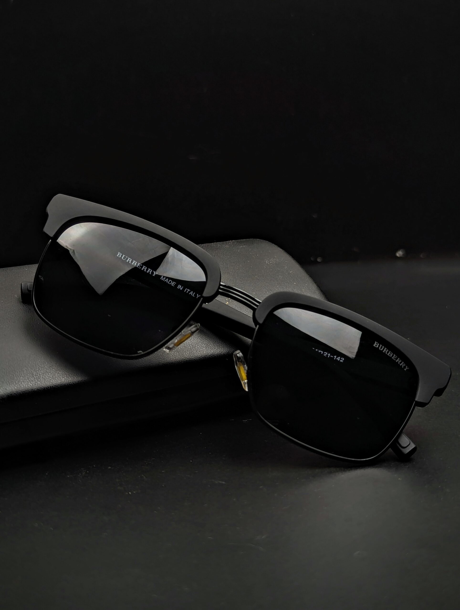 BURBERRY fashions Premium quality unisex sunglasses|