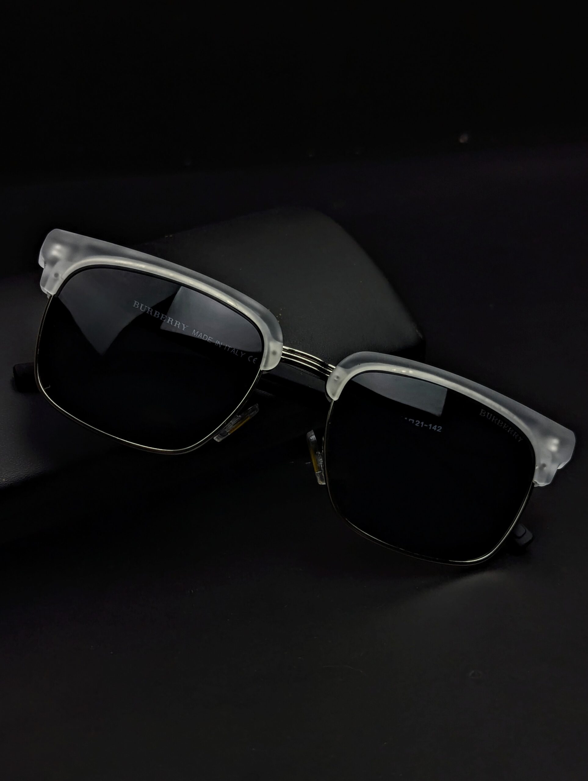 BURBERRY fashions Premium quality unisex sunglasses| - Image 3