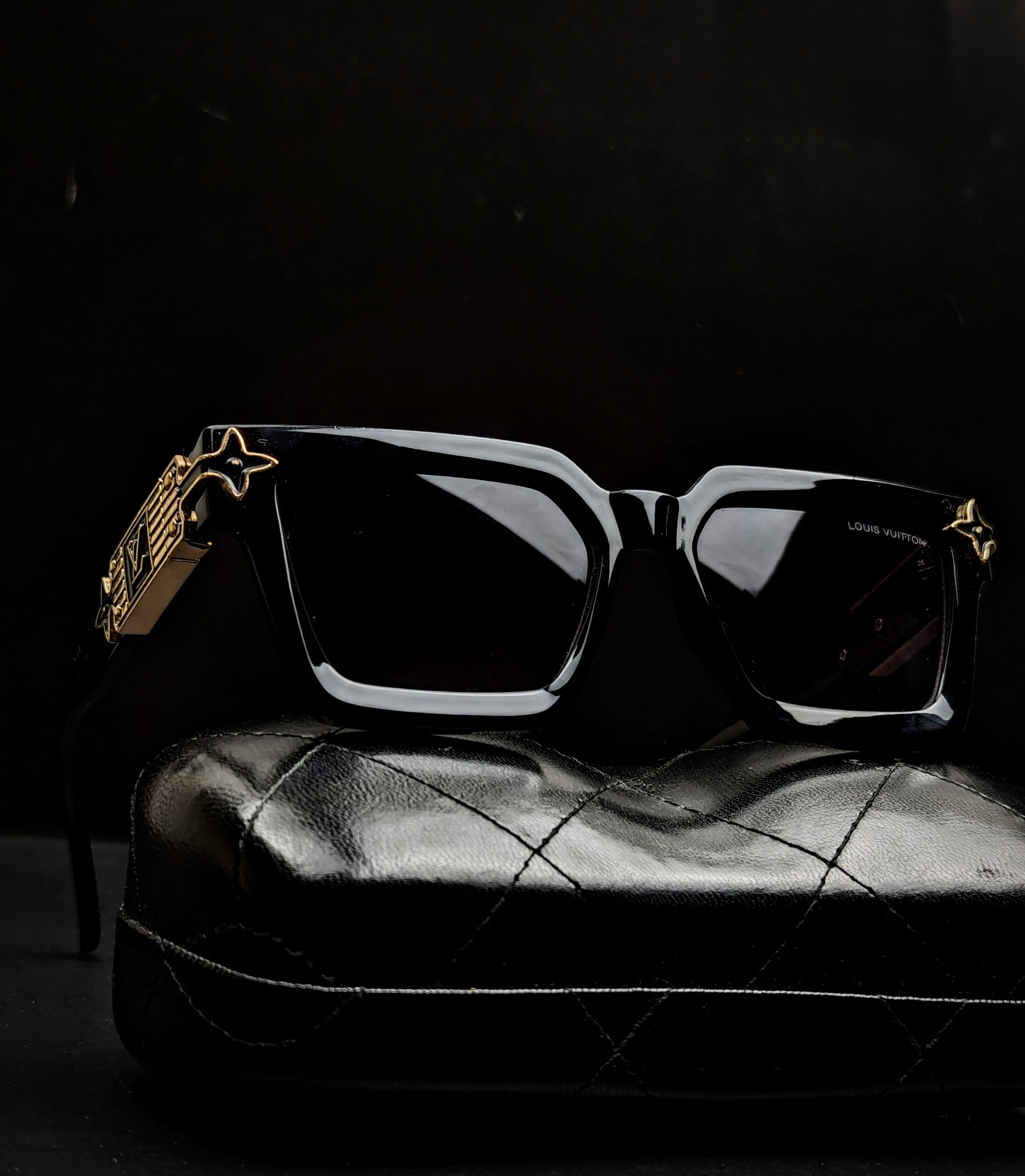 LOUIS VUITTON Design Stylish Sunglasses |