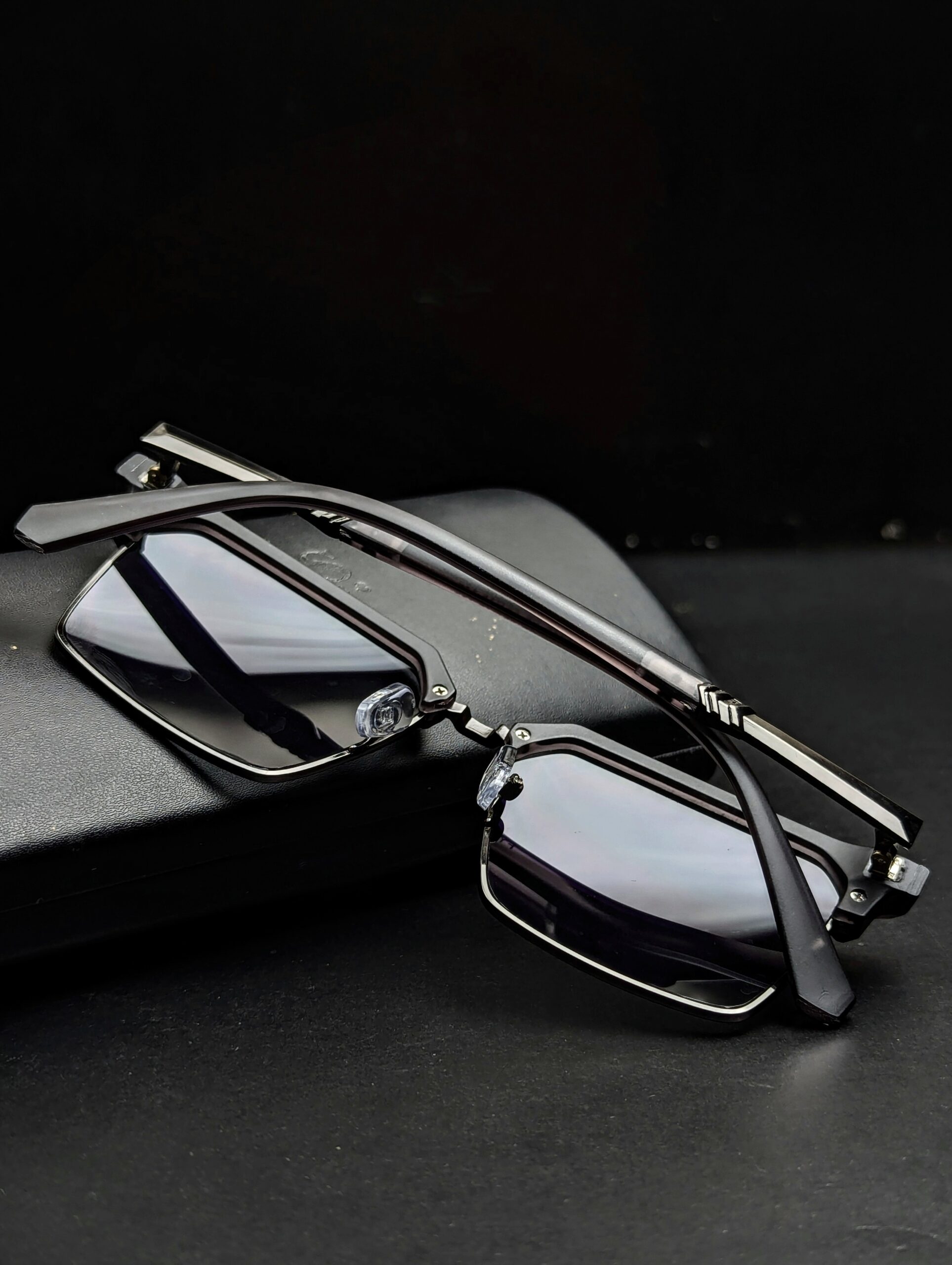 P R A D A Hot fashions Premium quality Eye glasses| - Image 2