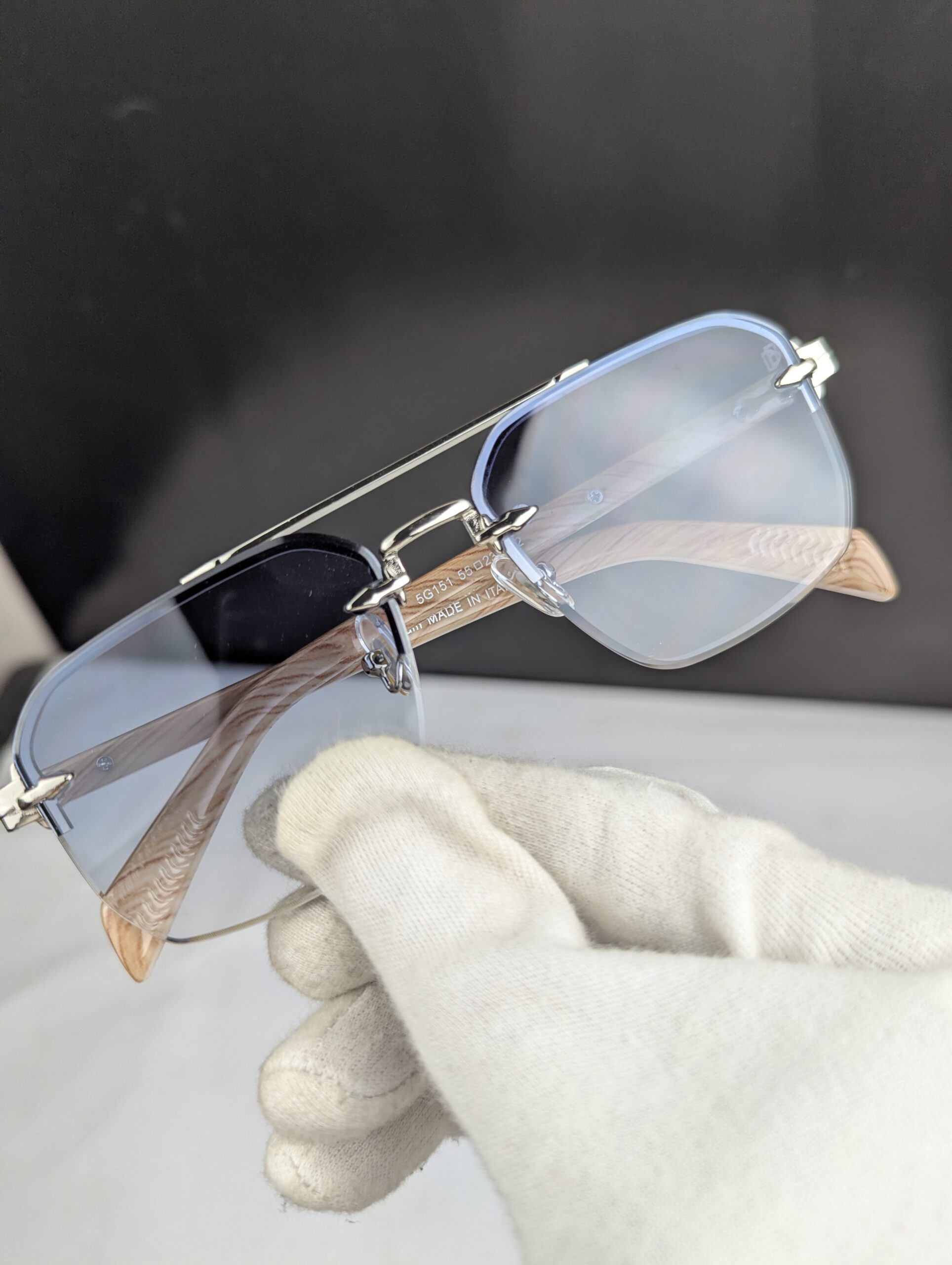 Luxury Rimless Square Sunglasses with Light Wood Grain Temples & Gradient Blue Lenses - Image 4