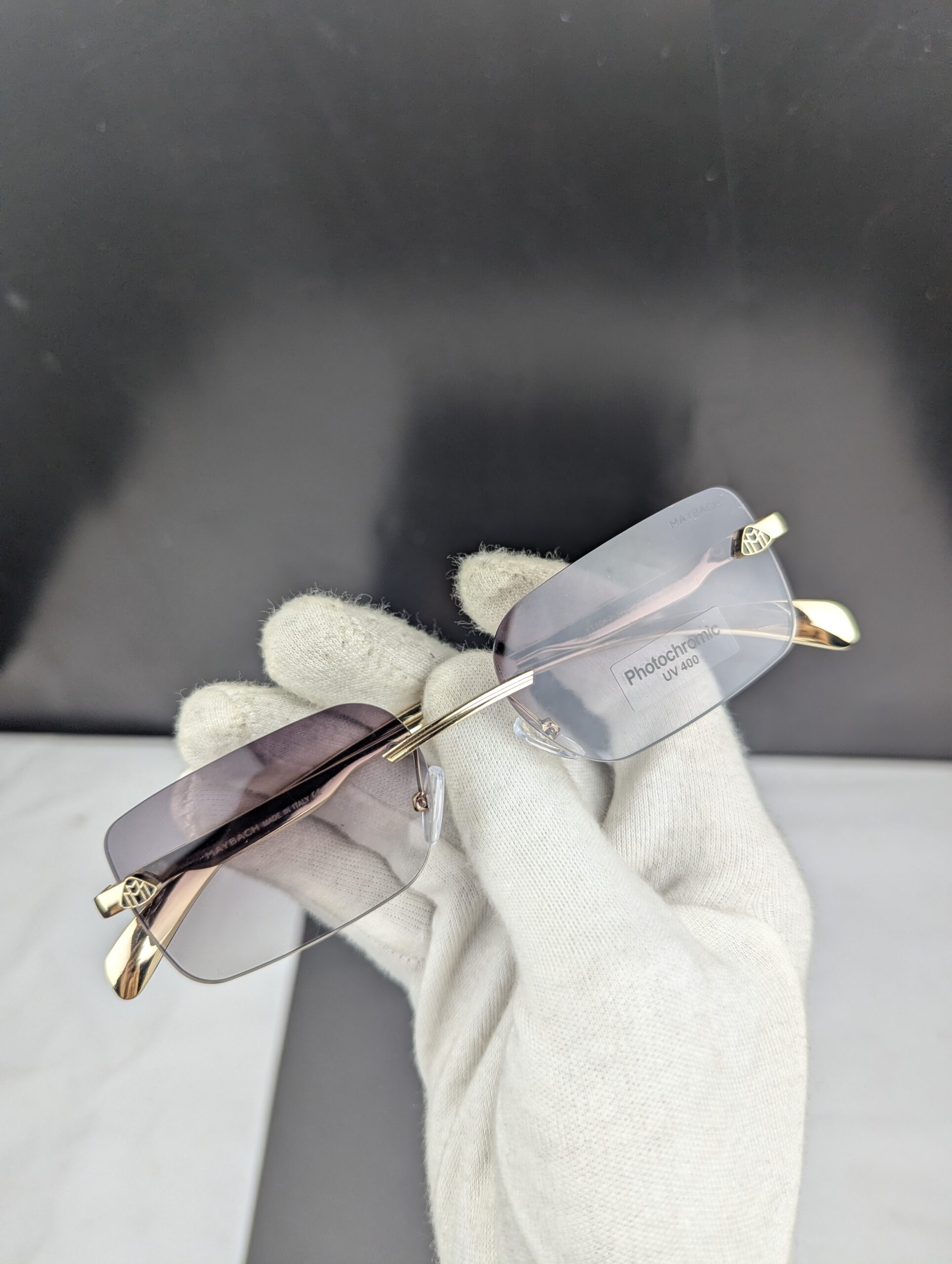 Premium Rimless Photochromic Eyeglasses – Gold Frame - Image 2