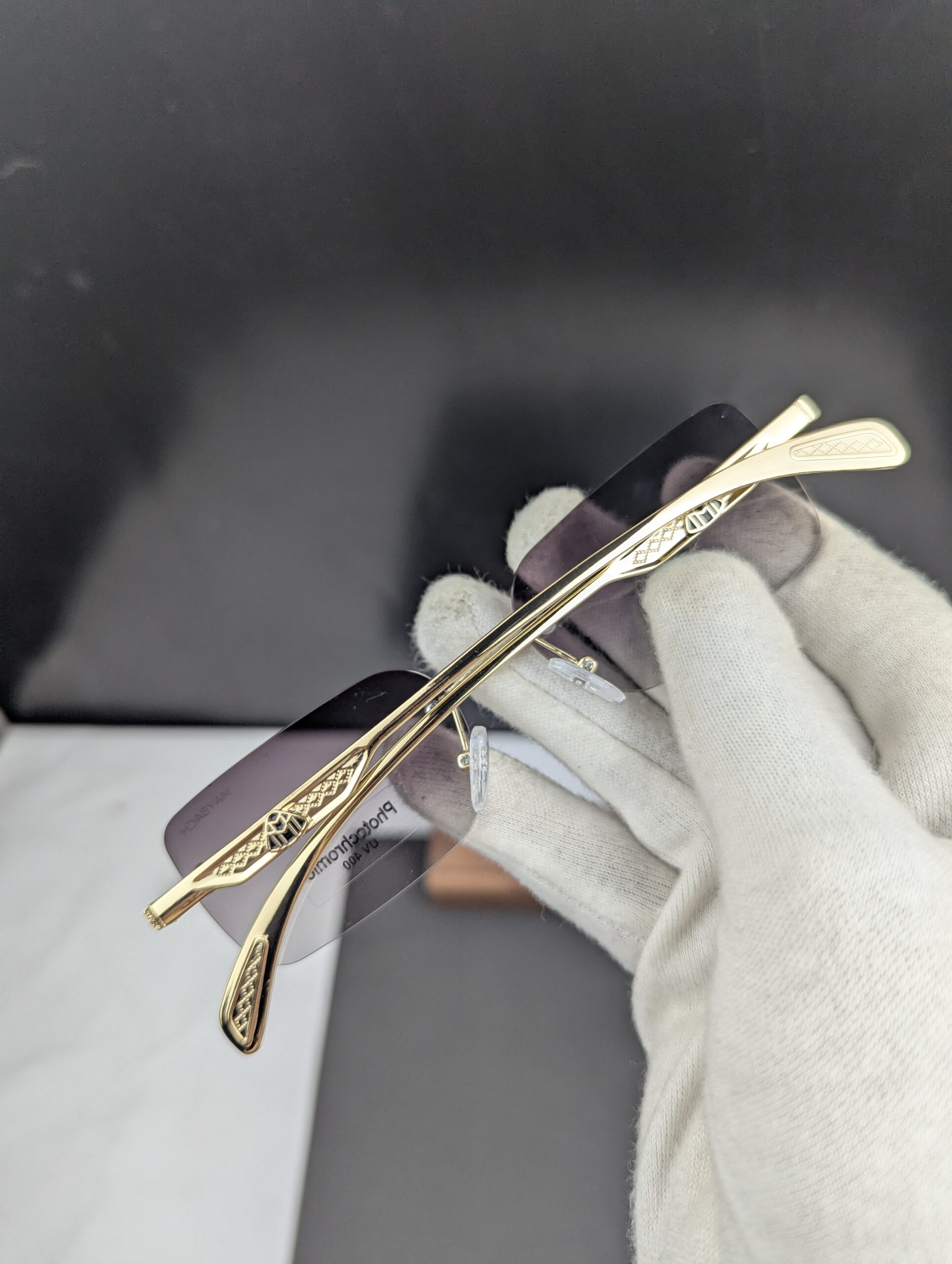 Premium Rimless Photochromic Eyeglasses – Gold Frame - Image 3