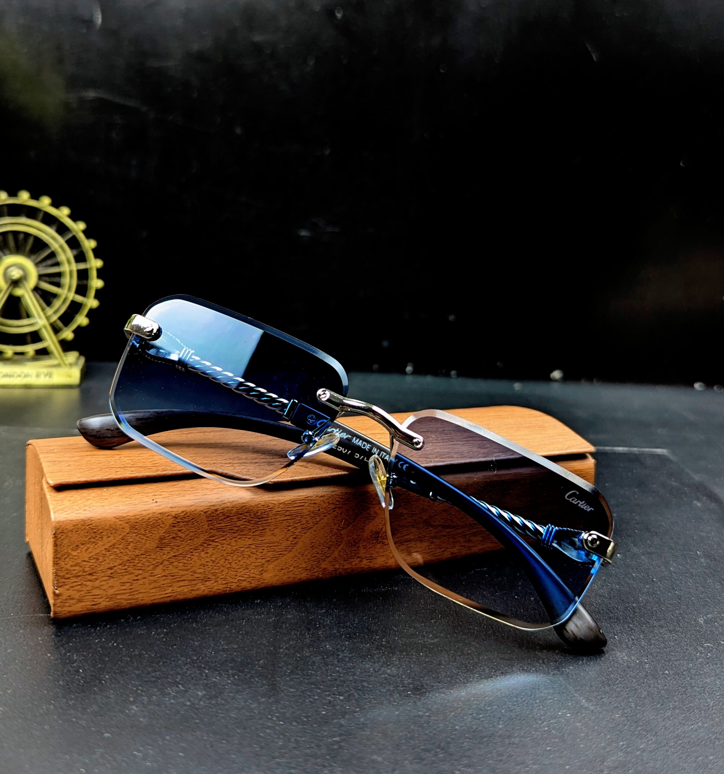 Stylish Men’s Sunglasses - Image 4