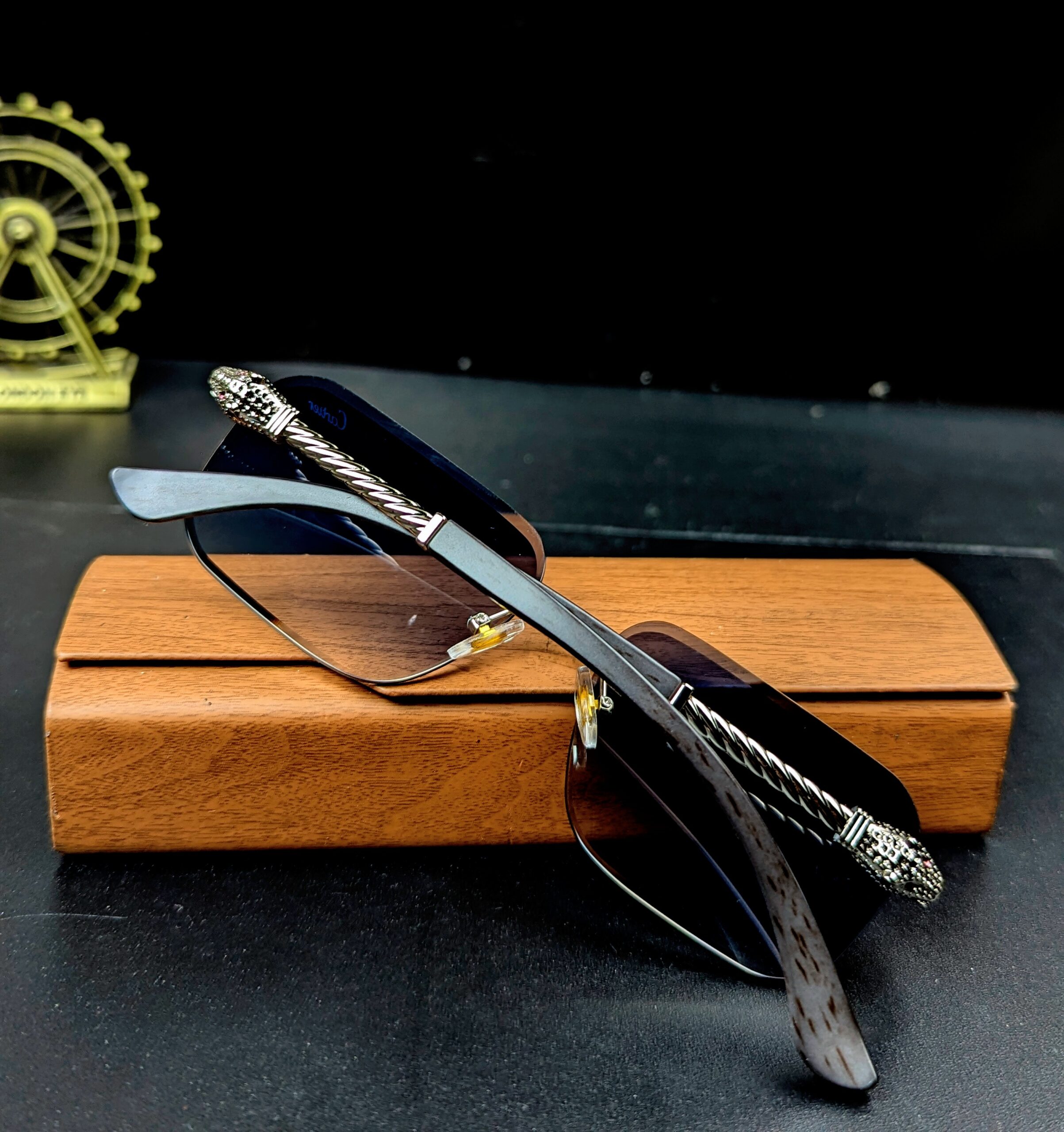 Stylish Men’s Sunglasses - Image 3