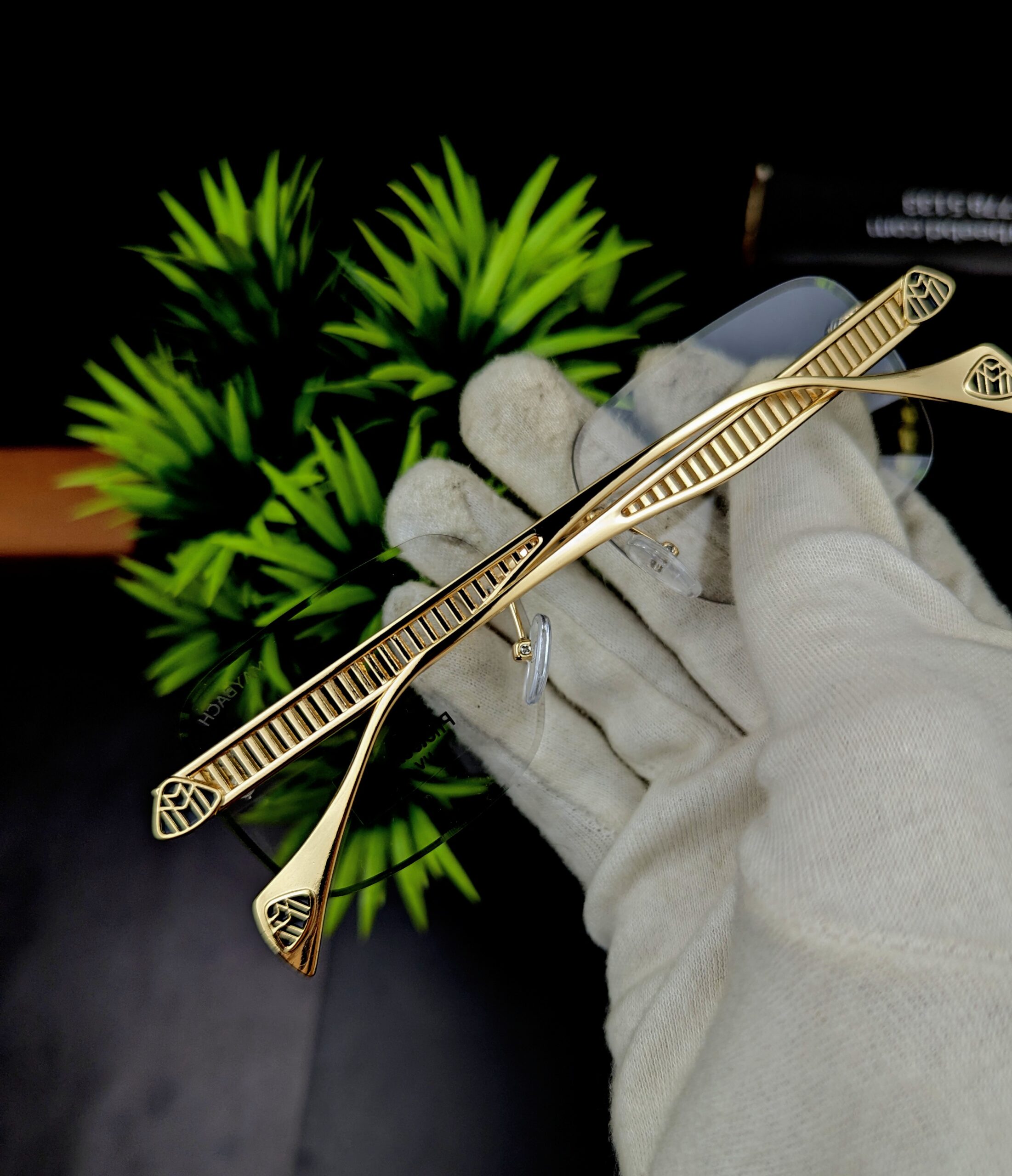 Luxury Rimless Gold Frame Photochromic UV400 Sunglasses / Eyeglasses - Image 3