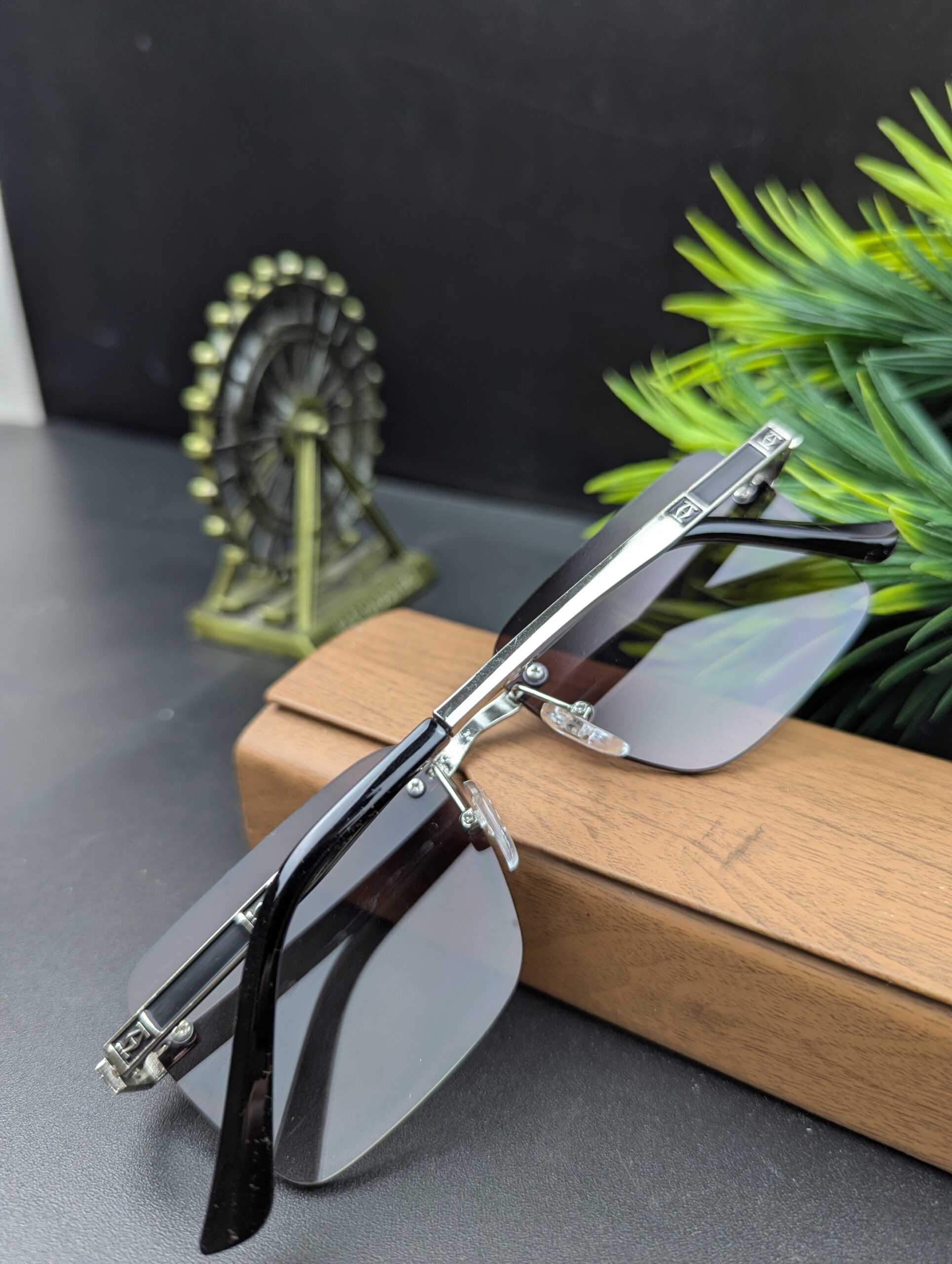 Cartier Style Rimless Silver Frame Rectangular Sunglasses / Eyeglasses - Image 3