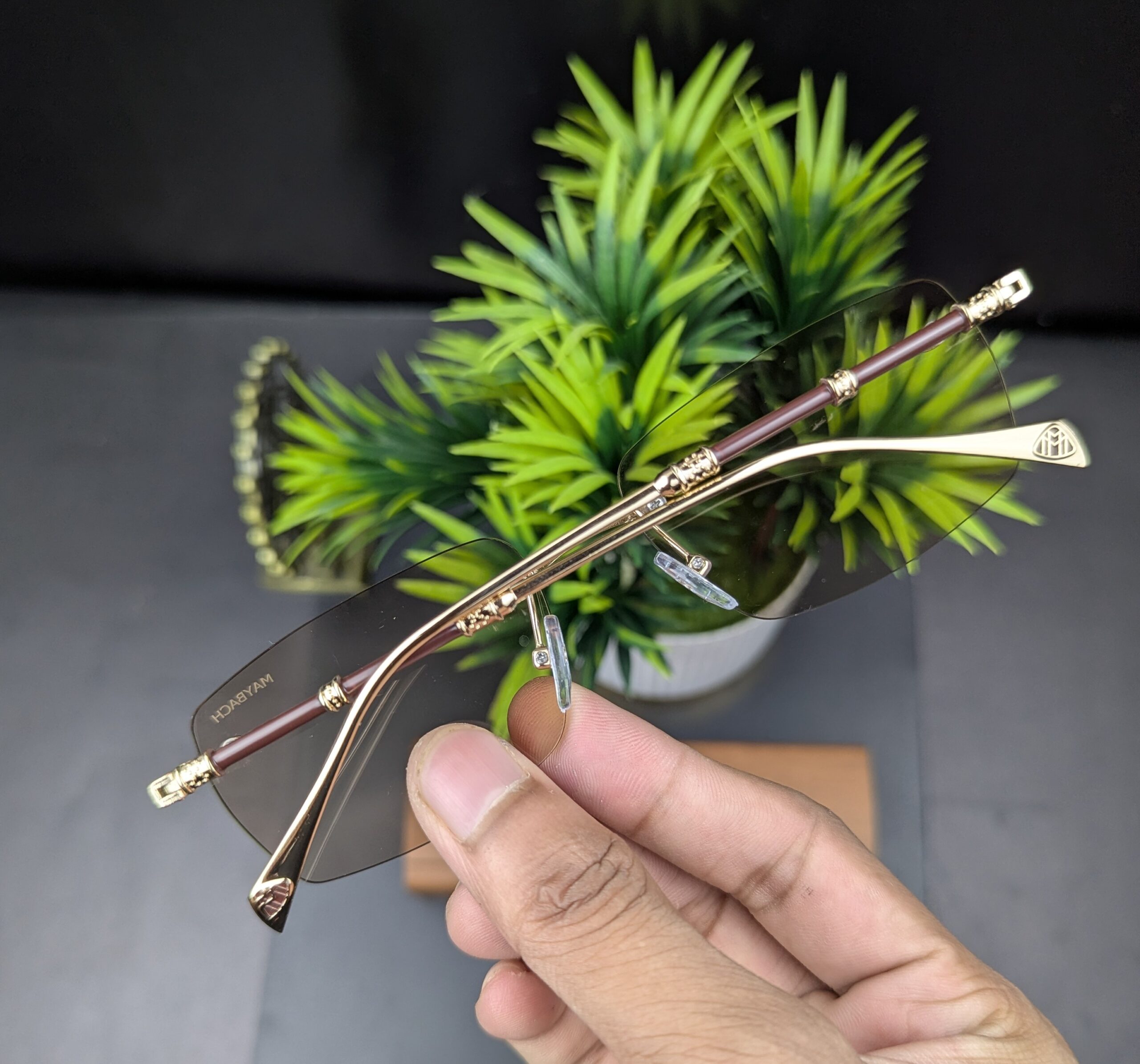Luxury Rimless Gold & Wood Grain Temple Eyeglasses / Gradient Sunglasses - Image 6