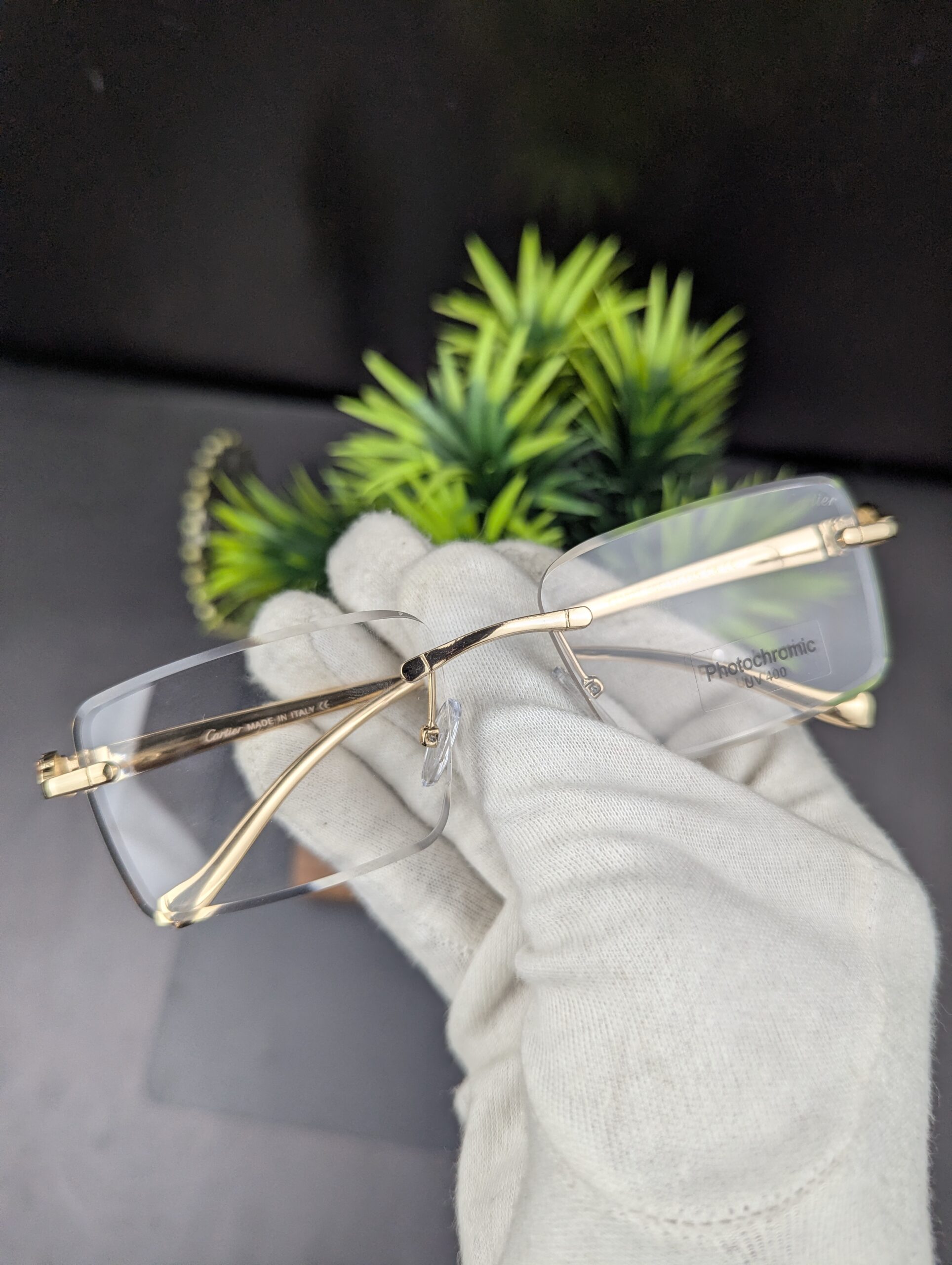 Luxury Rimless Rectangular Eyeglasses – Gold Frame with Photochromic UV400 Lenses