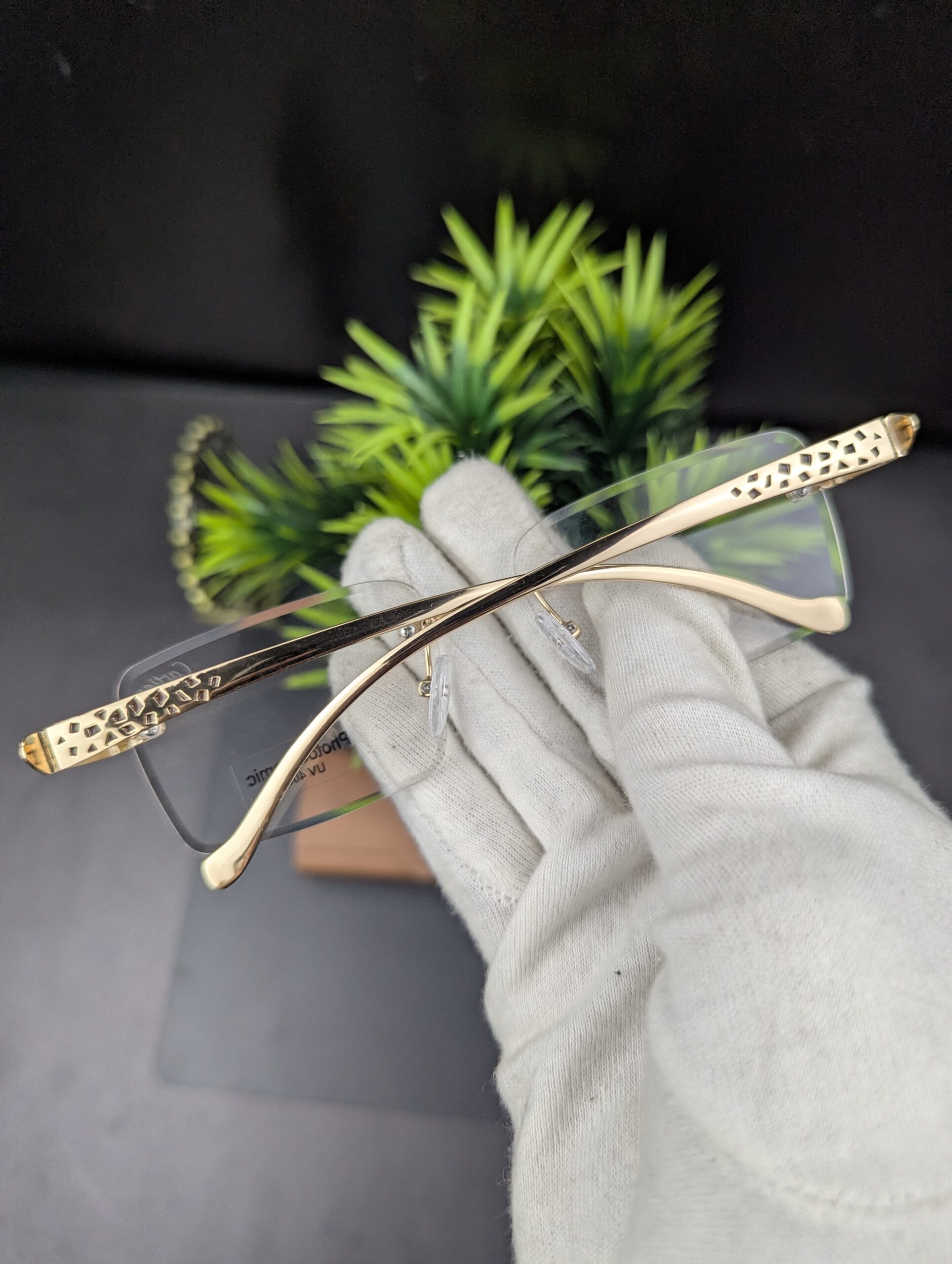 Luxury Rimless Rectangular Eyeglasses – Gold Frame with Photochromic UV400 Lenses - Image 3