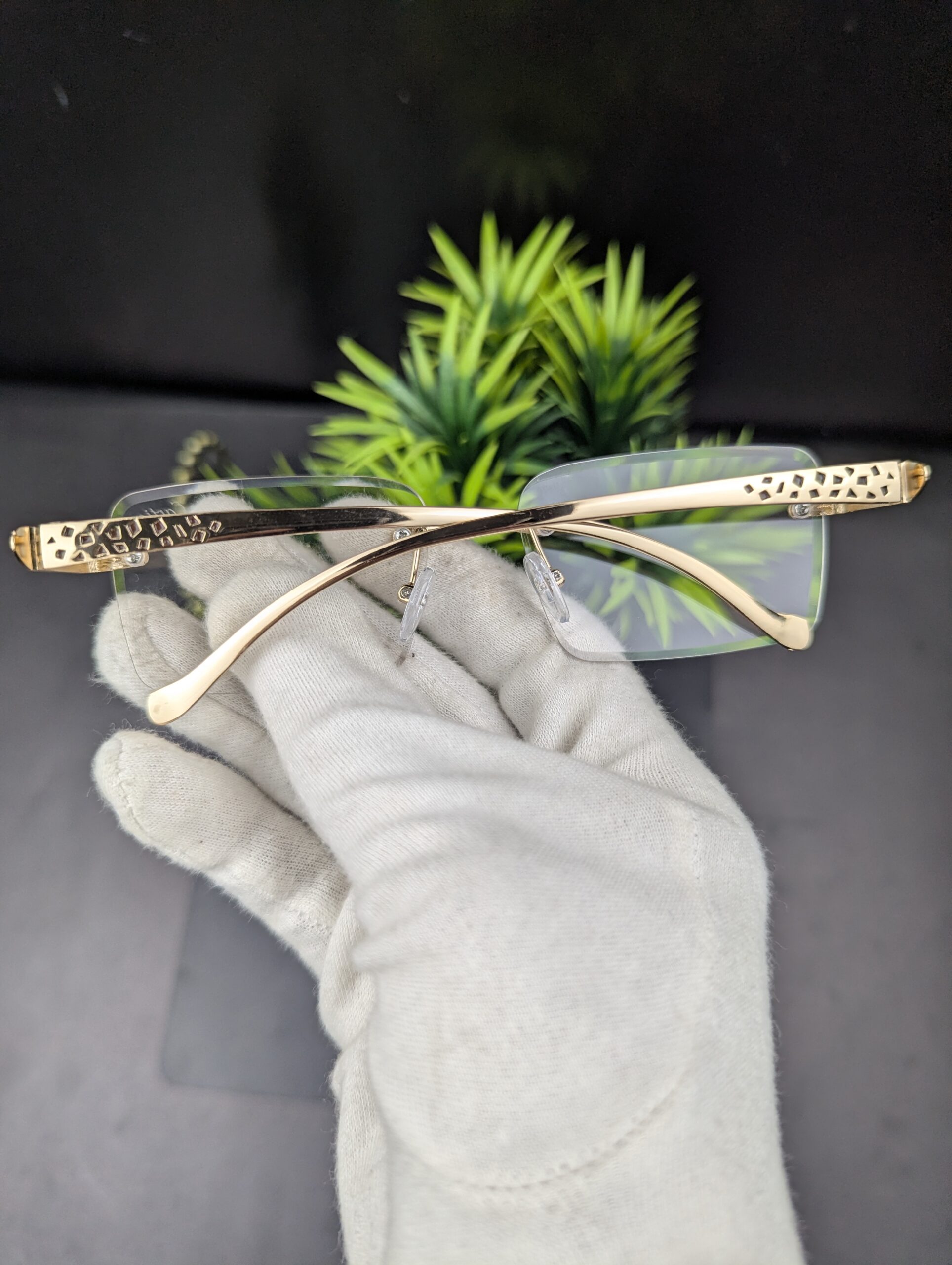 Luxury Rimless Rectangular Eyeglasses – Gold Frame with Photochromic UV400 Lenses - Image 5