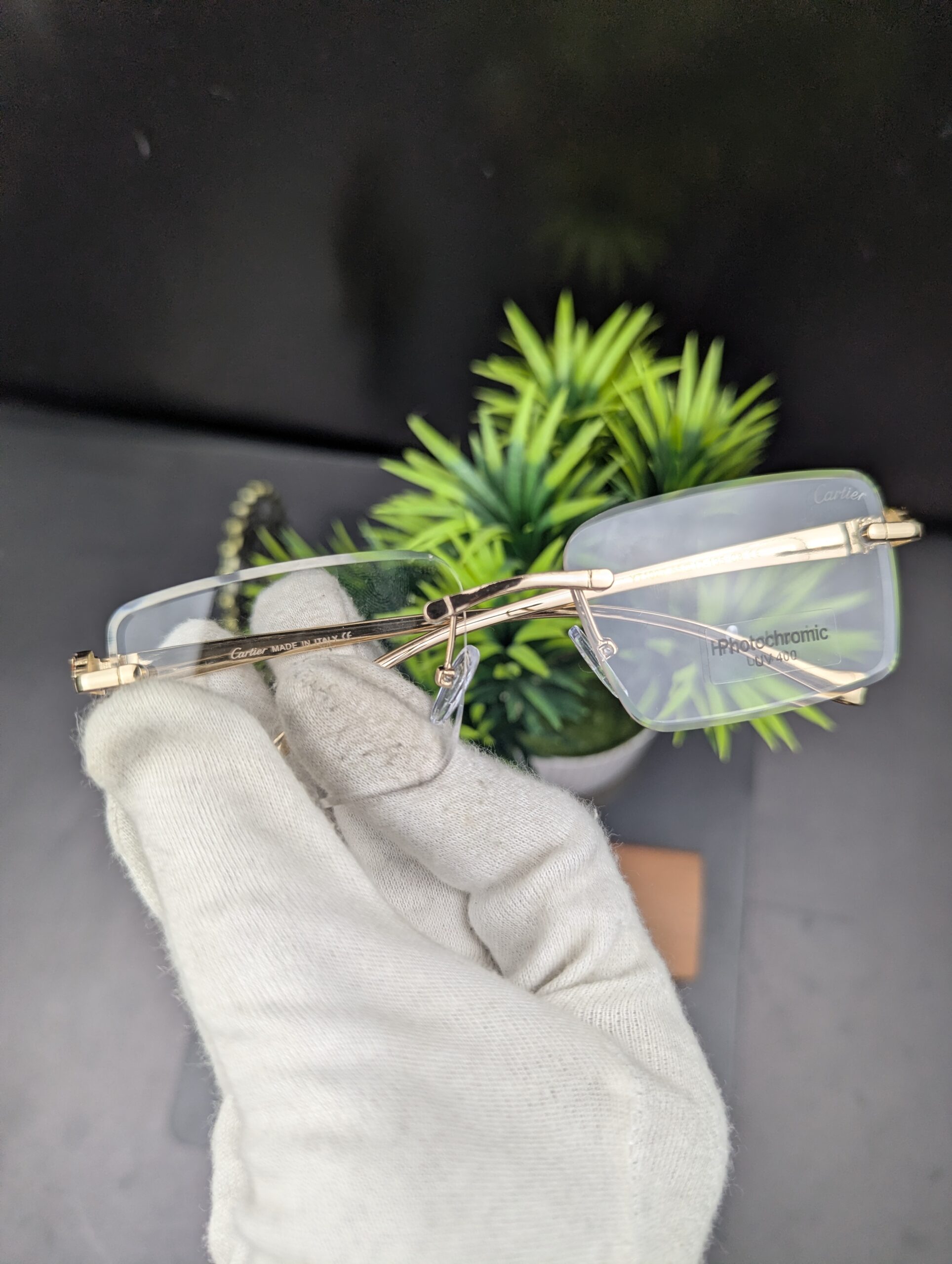 Luxury Rimless Rectangular Eyeglasses – Gold Frame with Photochromic UV400 Lenses - Image 4
