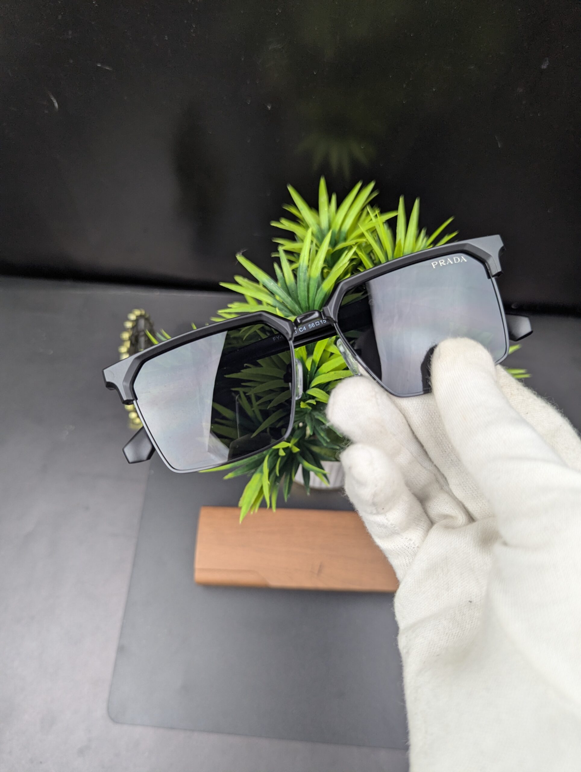 Luxury Black Geometric Square Sunglasses – Matte Black Frame with Dark UV Lenses