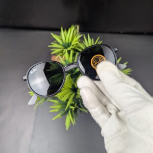 Ray-Ban Classic Black Metal Frame Round Sunglasses – G-15 Green Lenses