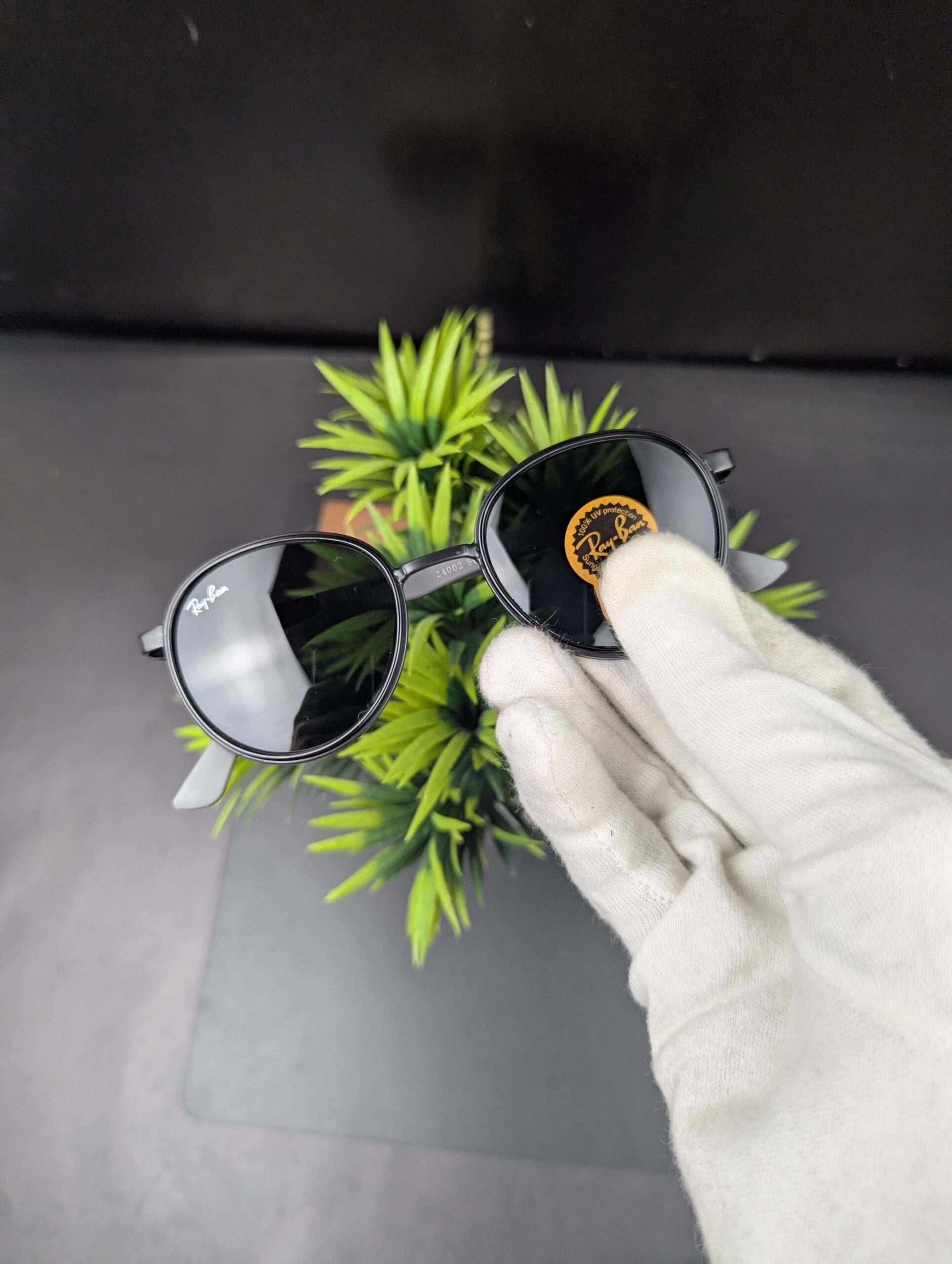Ray-Ban Classic Black Metal Frame Round Sunglasses – G-15 Green Lenses