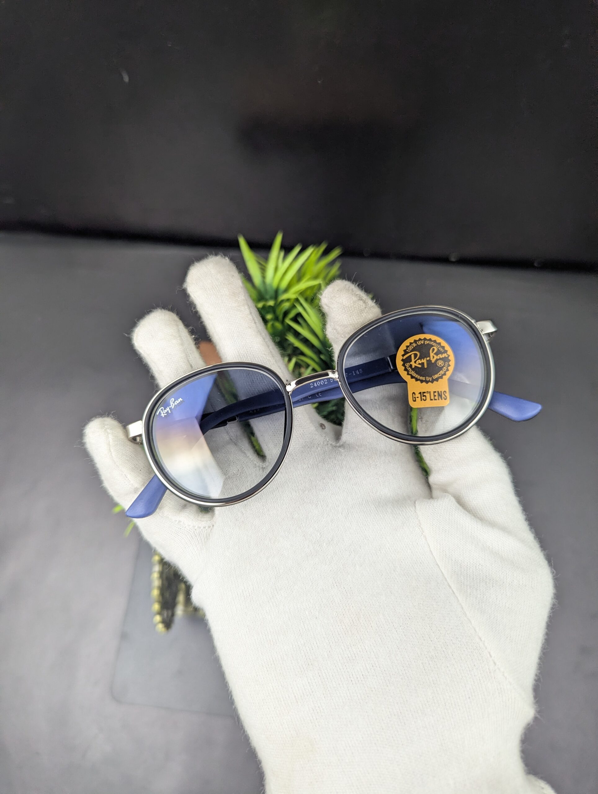 Ray-Ban Classic Round Sunglasses – Silver Metal Frame with Blue Tips & G-15 Lenses - Image 6