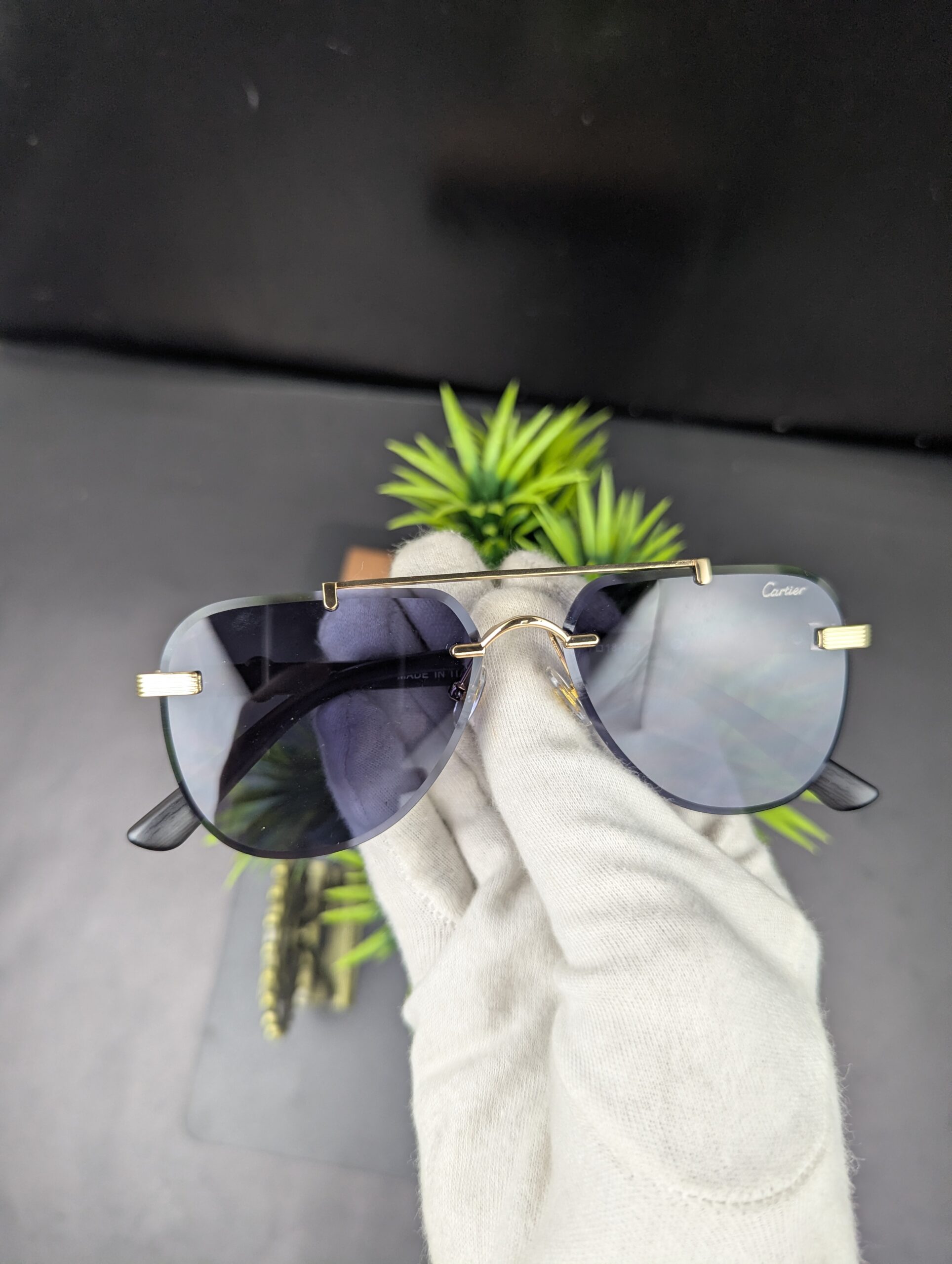Cartier Rimless Aviator / Navigator Sunglasses with Gold Bridge for Men - Image 2