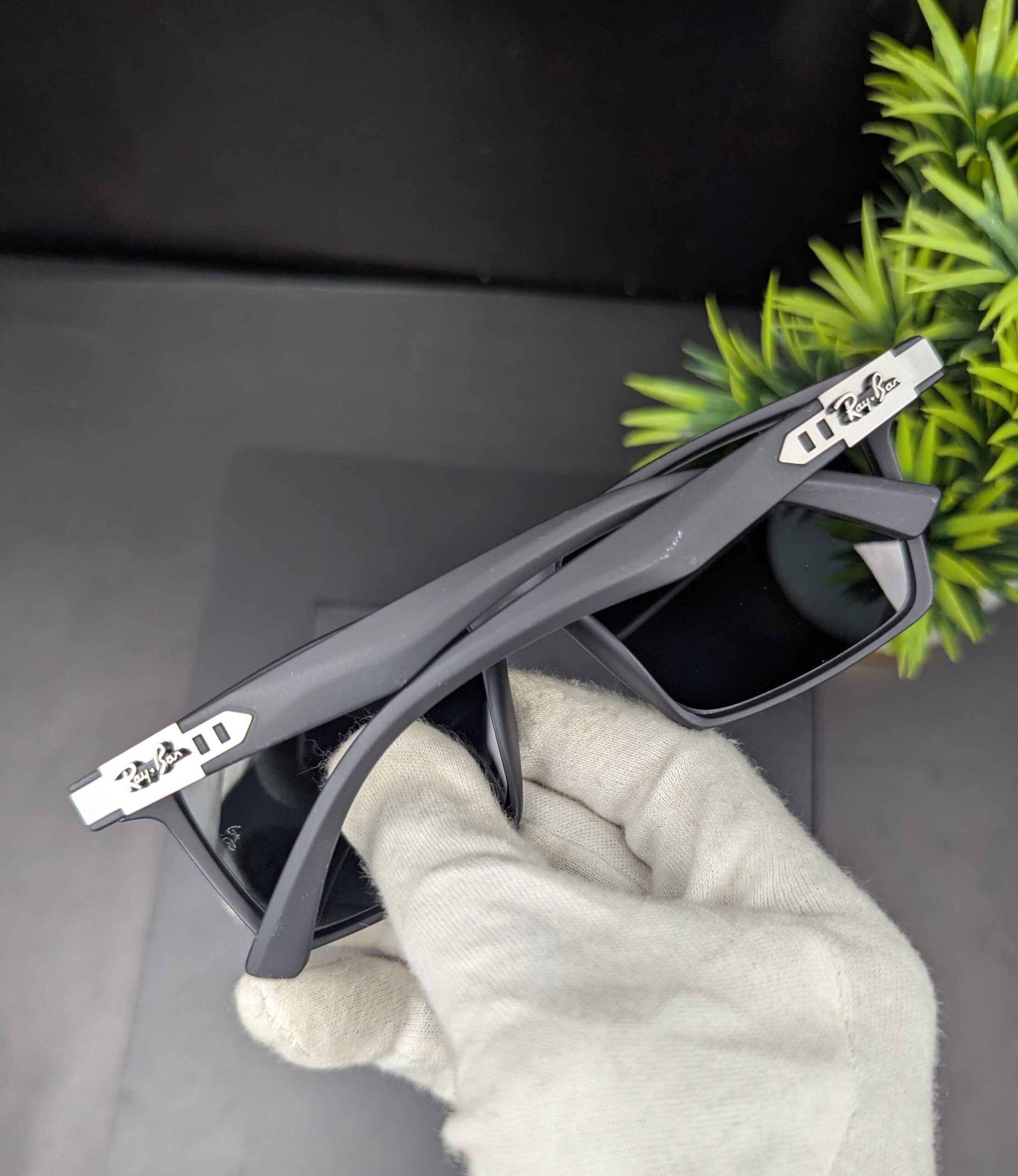 Ray-Ban Square Matte Black Sunglasses with G-15 Lens - Image 4