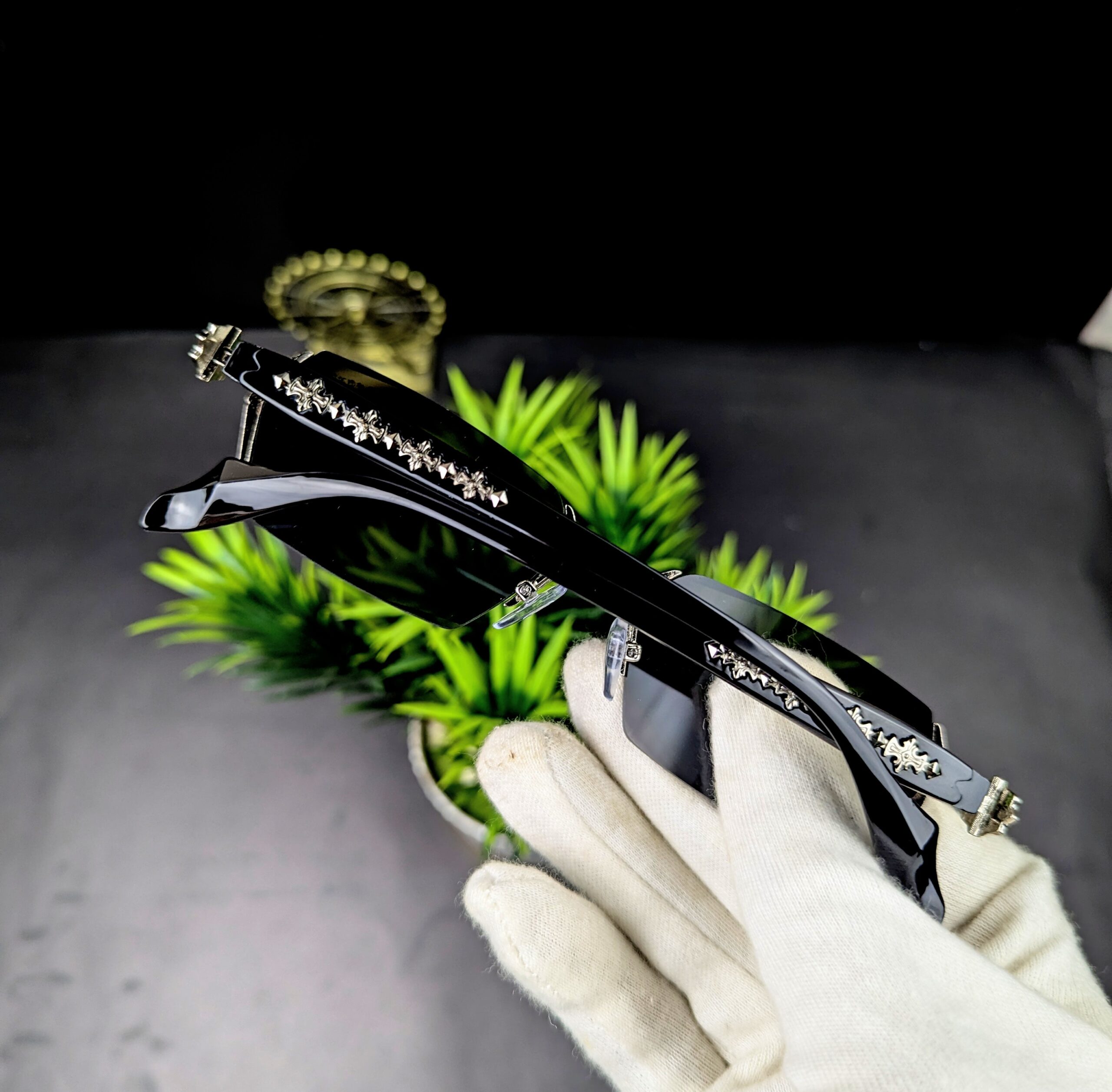 Chrome Hearts Luxury Rimless Gradient Sunglasses for Men & Women - Image 4